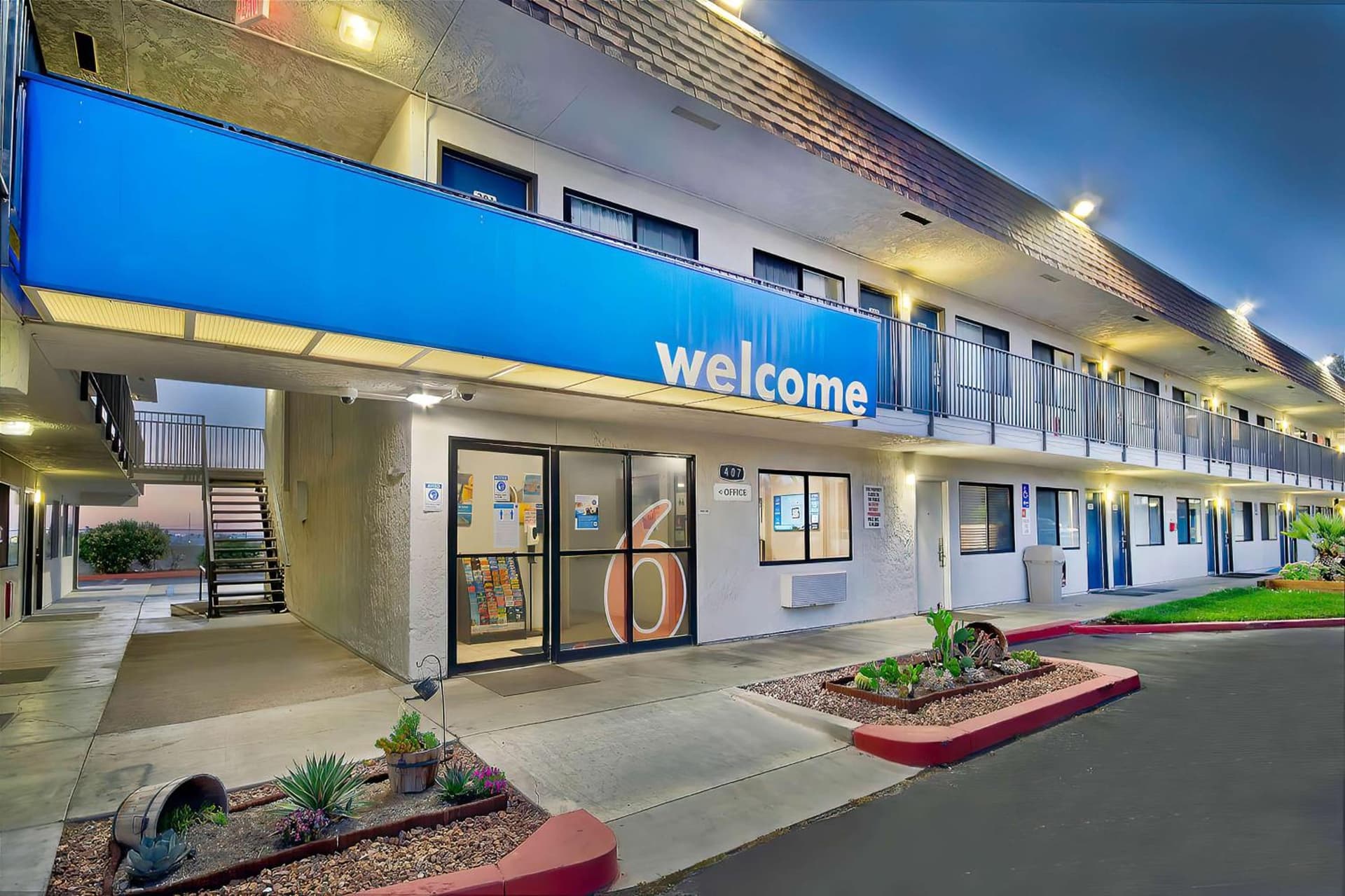 Motel 6-Palmdale, CA interior in Palmdale, CA — gallery photo 2