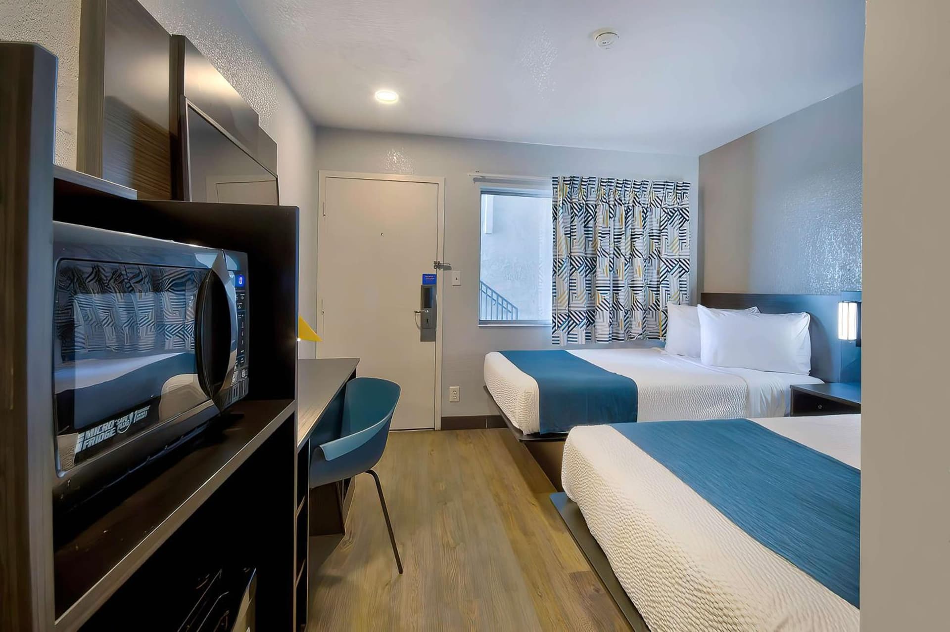 Motel 6-Palmdale, CA interior in Palmdale, CA — gallery photo 2