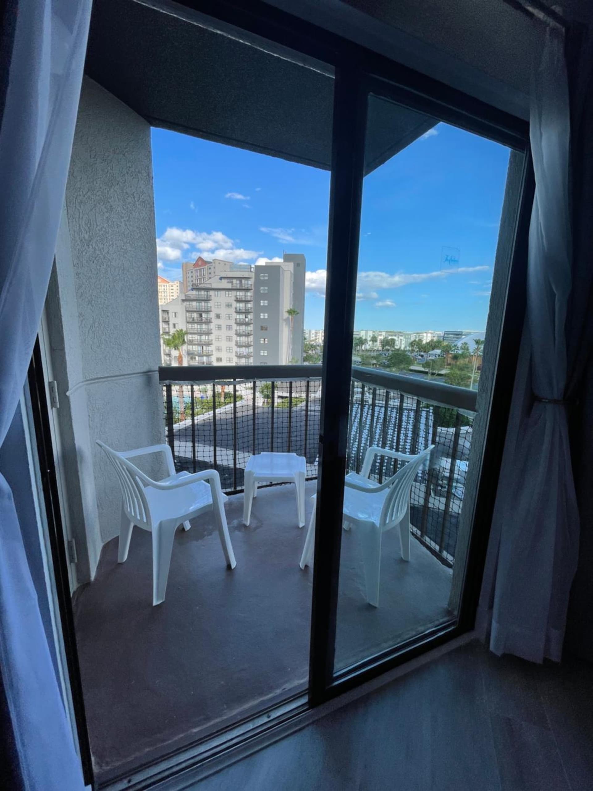 Lovely 1 bedroom Condo with pool property views in Orlando, FL — gallery photo 3