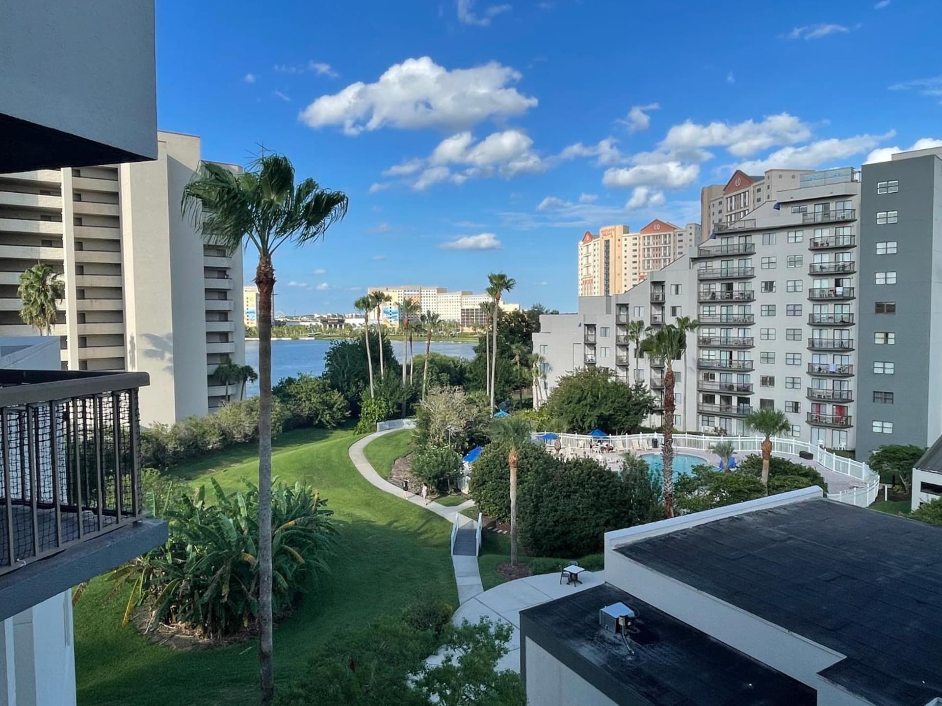 Lovely 1 bedroom Condo with pool featured exterior or lobby in Orlando, FL — similar hotel