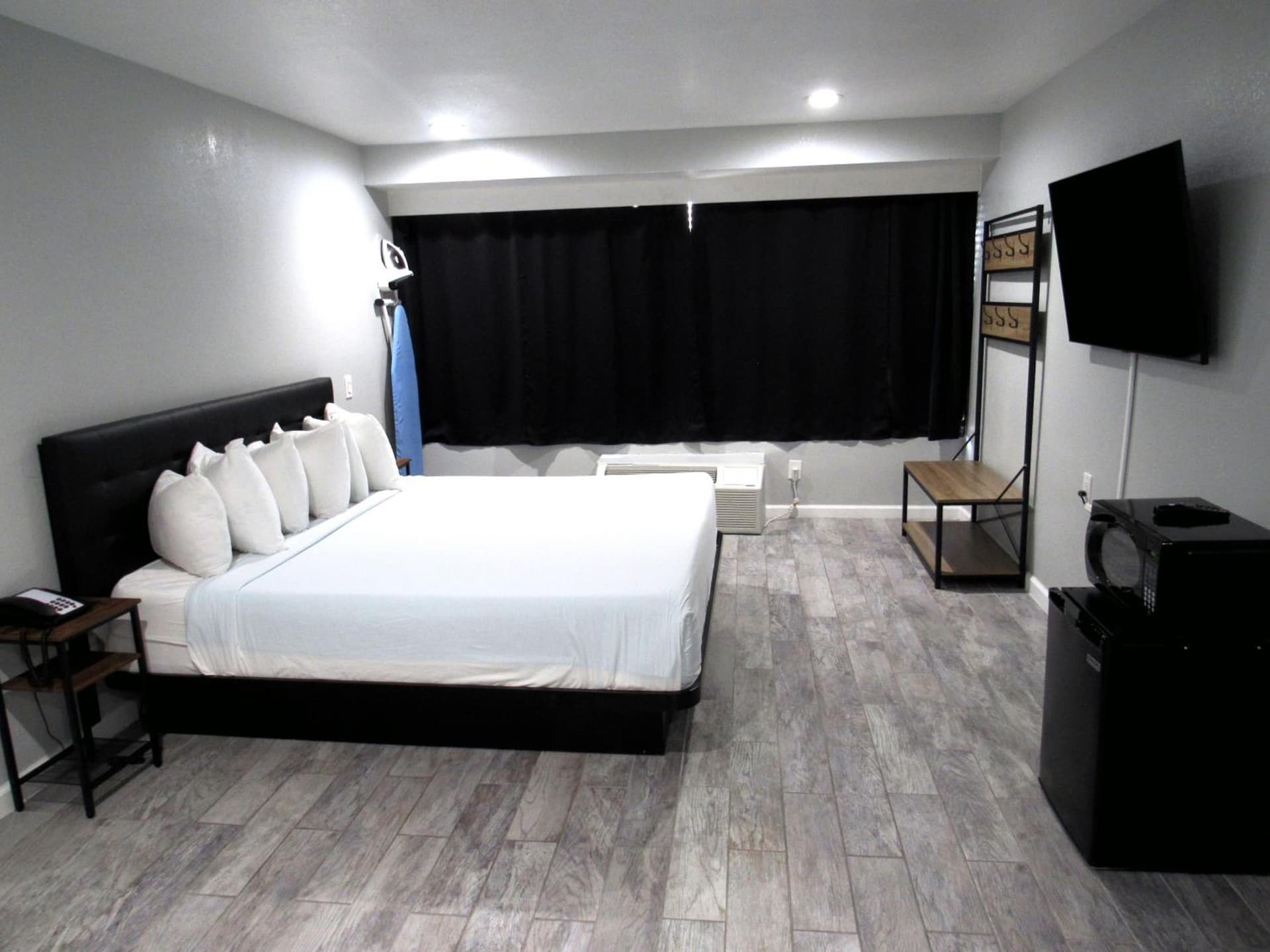 Capri Suites Anaheim interior in Anaheim, CA — gallery photo 2