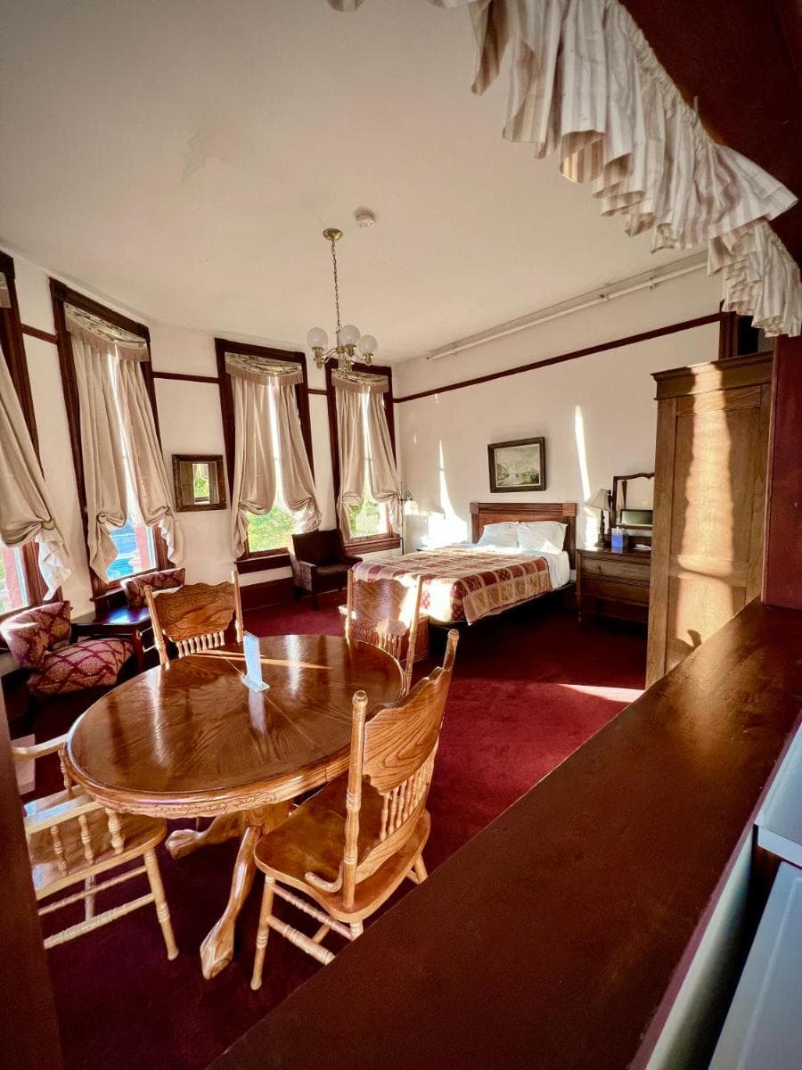 The Monarch Hotel gallery photo in Port Townsend, WA — image 74