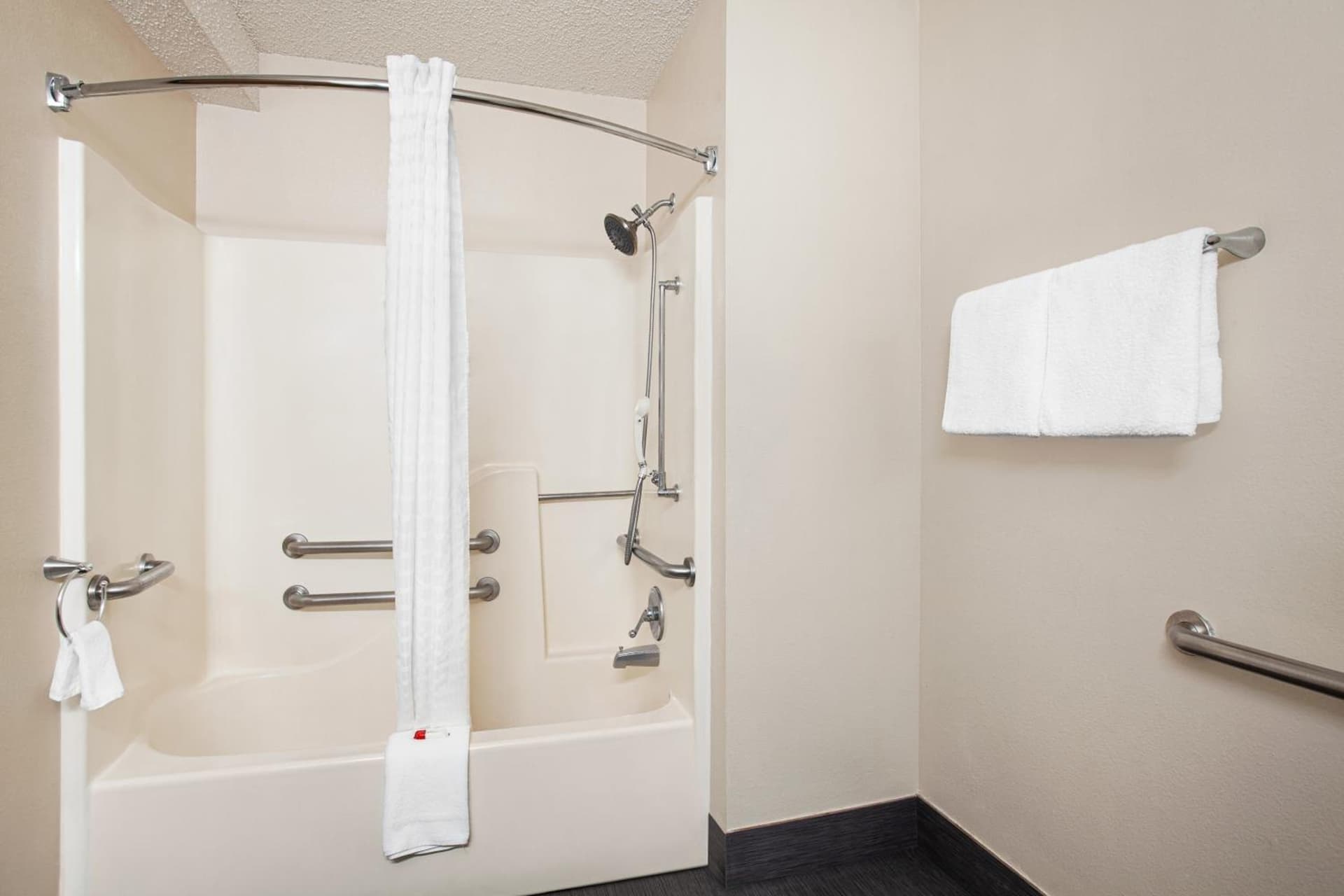 Days Inn by Wyndham Kansas City International Airport gallery photo in Kansas City, KS — image 28