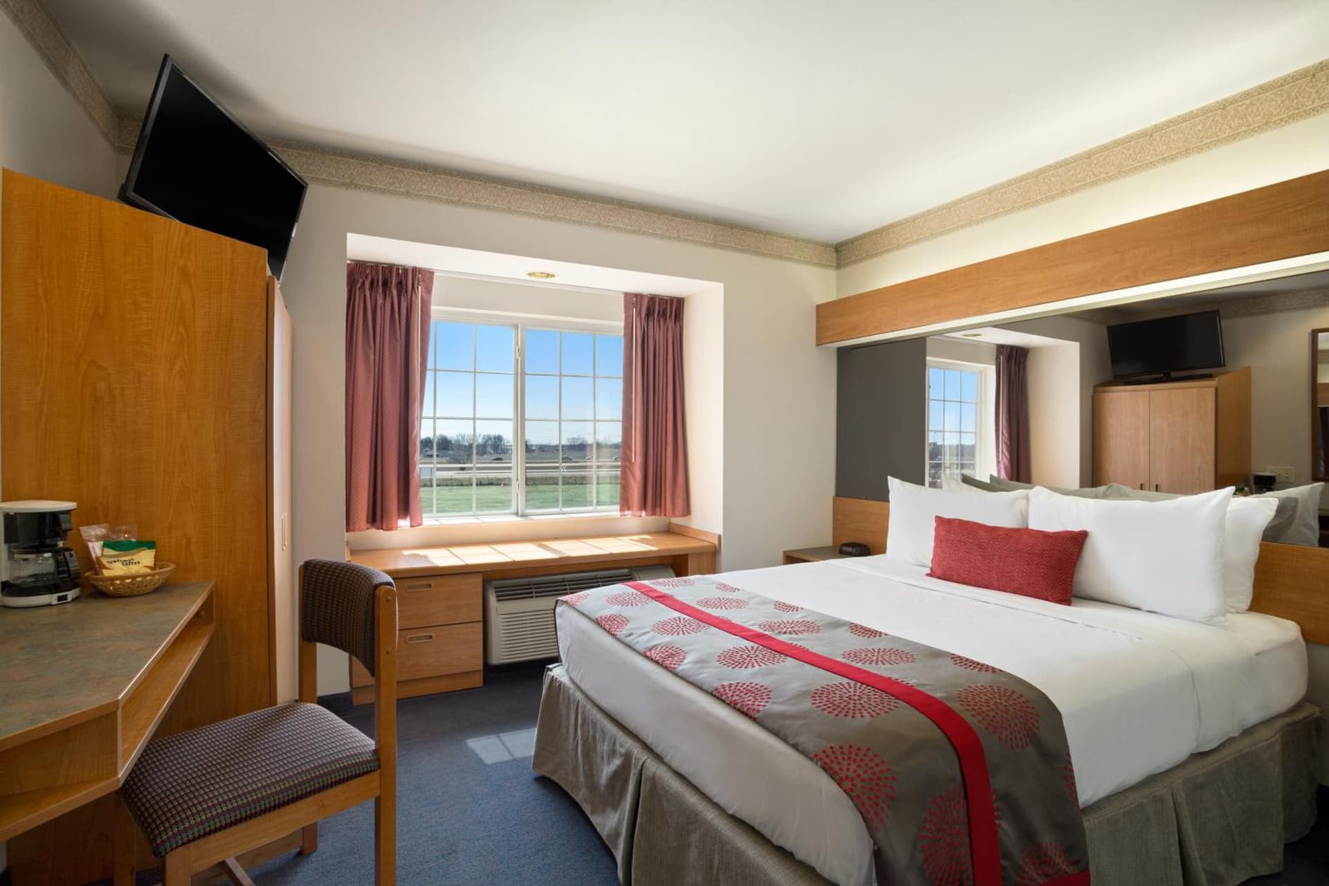 Ramada Limited by Wyndham, Bloomington I-55 & I-74 IL gallery photo in Bloomington, IL — image 26