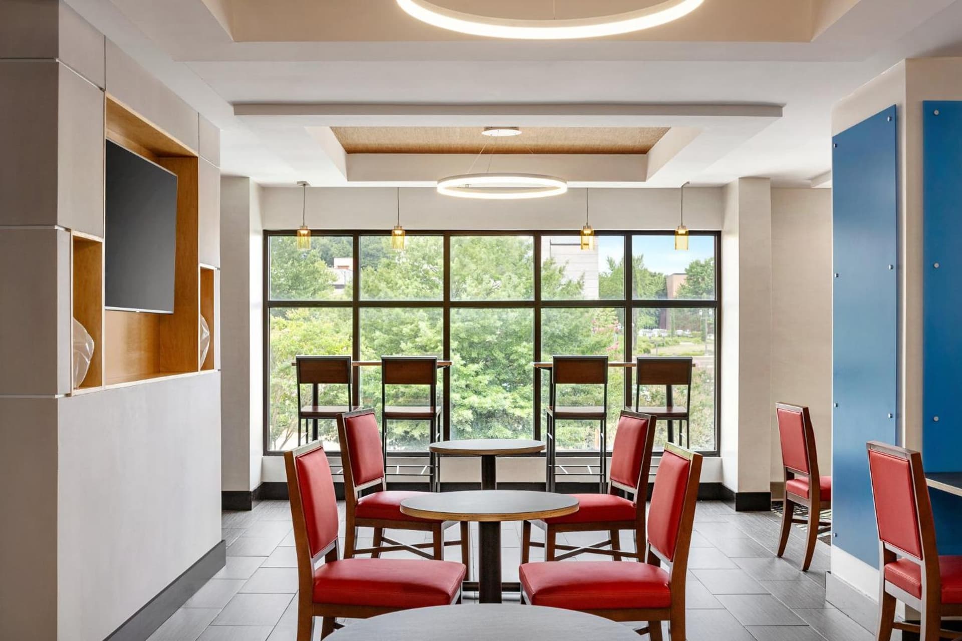 Holiday Inn Express & Suites Greenville-Downtown by IHG gallery photo in Greenville, SC — image 72