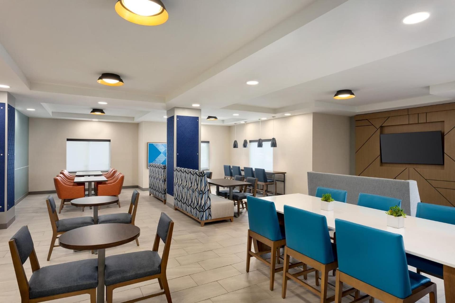 Holiday Inn Express Hotel & Suites Fort Pierce West by IHG gallery photo in Fort Pierce, FL — image 18