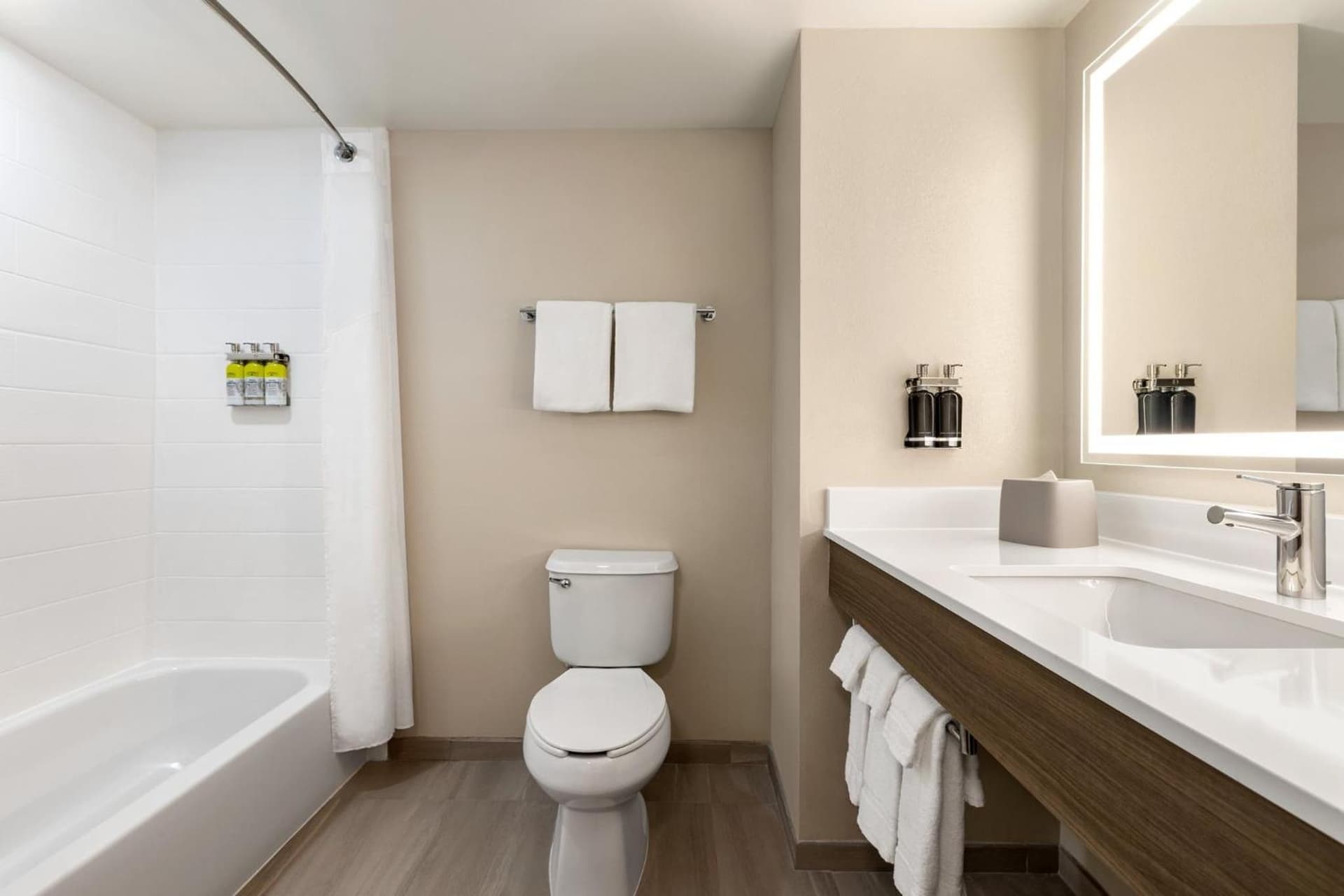 Holiday Inn Express Hotel & Suites Fort Pierce West by IHG gallery photo in Fort Pierce, FL — image 26