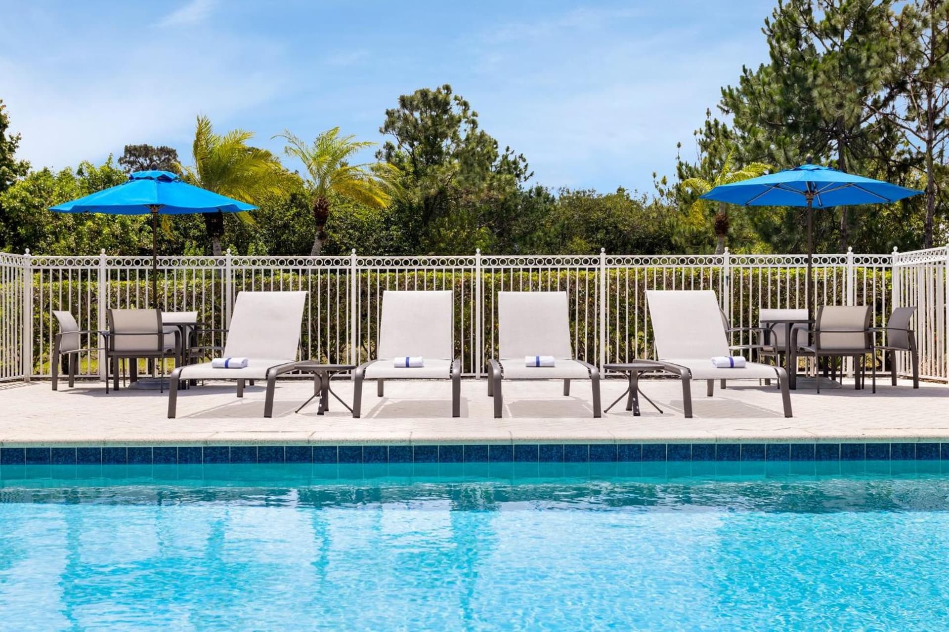 Holiday Inn Express Hotel & Suites Fort Pierce West by IHG gallery photo in Fort Pierce, FL — image 12
