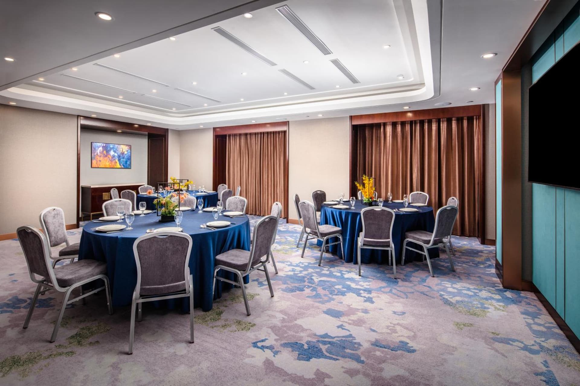 Blossom Hotel Houston, Curio Collection by Hilton gallery photo in Houston, TX — image 21