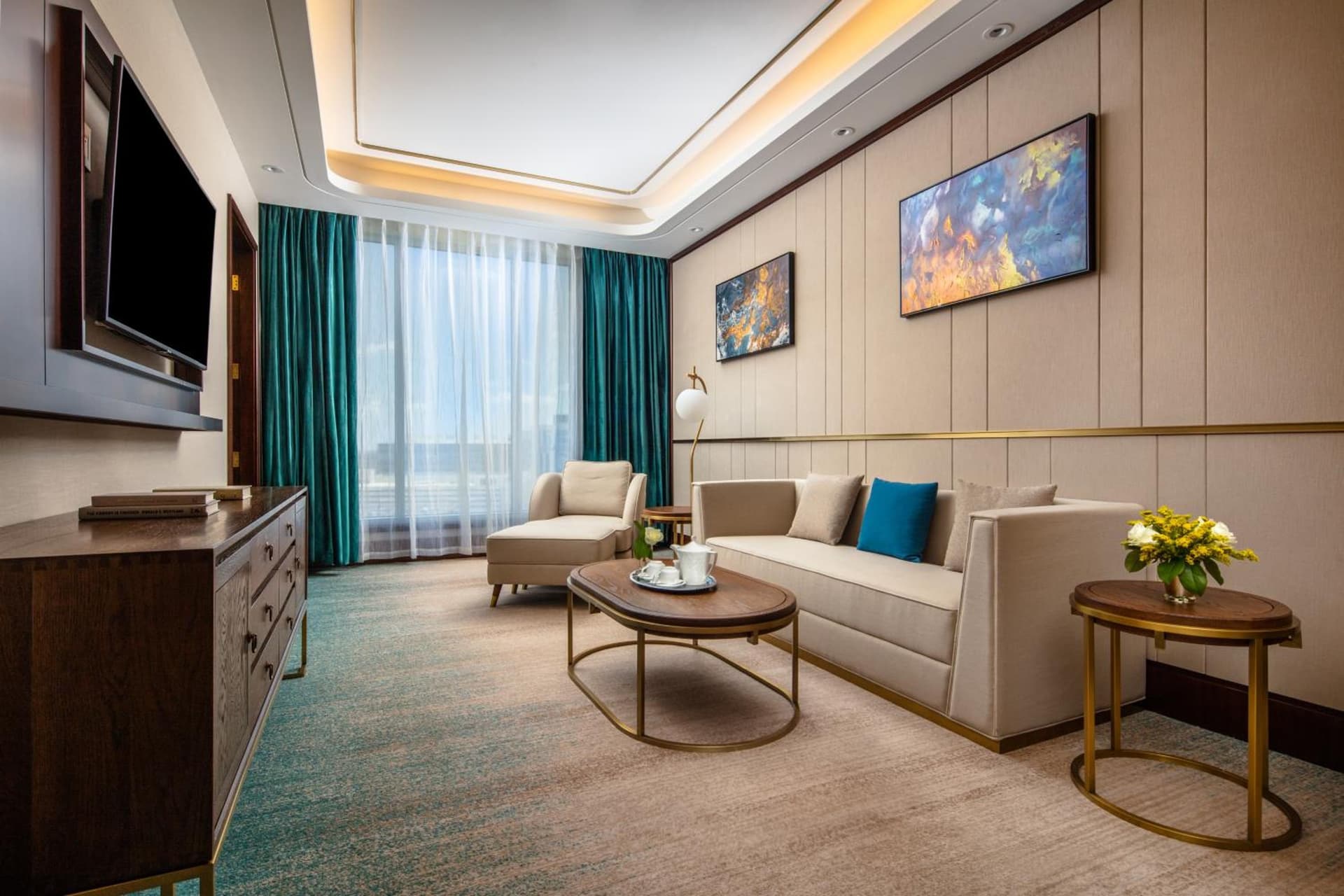 Blossom Hotel Houston, Curio Collection by Hilton gallery photo in Houston, TX — image 4