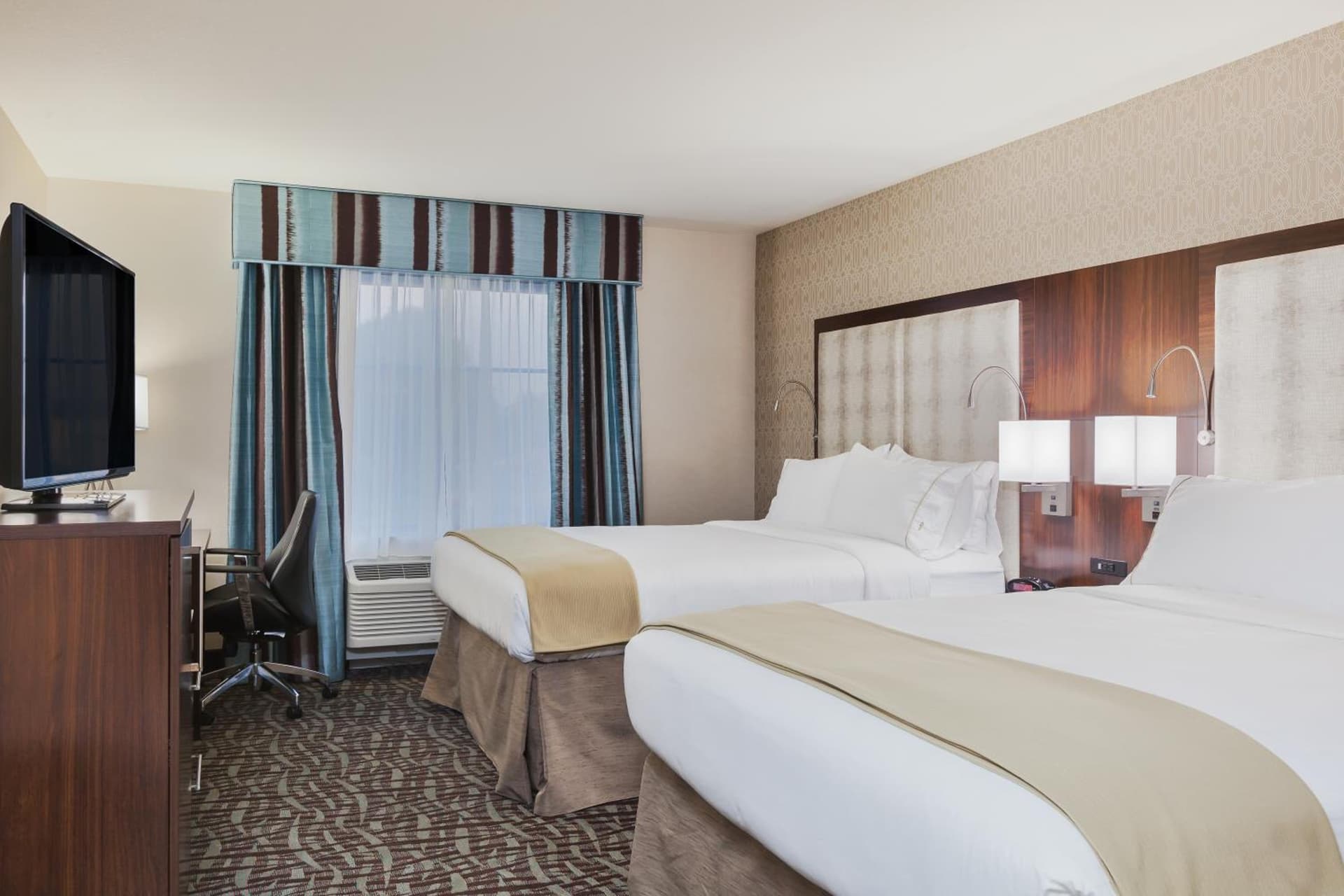 Holiday Inn Express & Suites Eureka by IHG interior in Eureka, CA — gallery photo 2