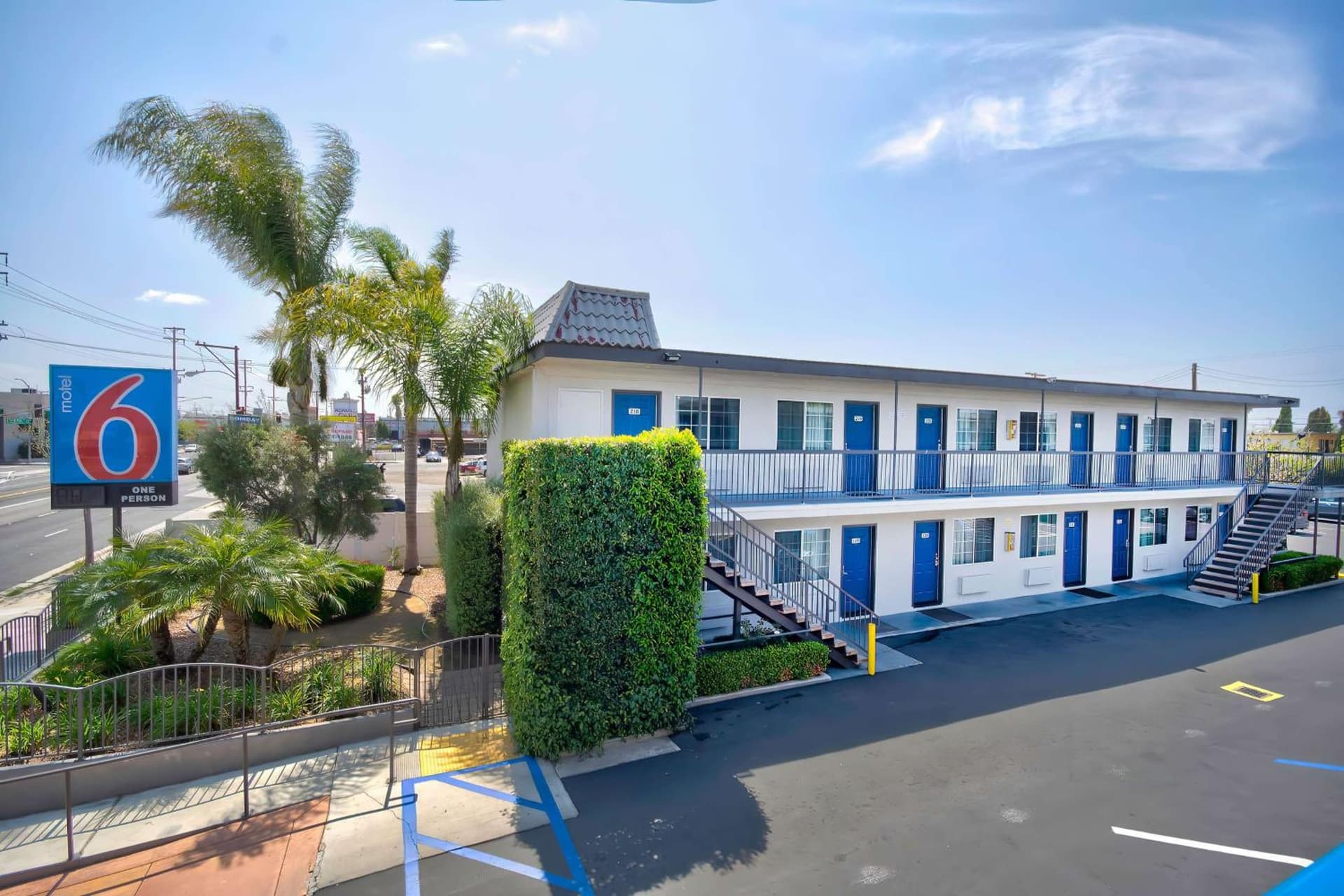 Motel 6 Gardena property views in Gardena, CA — gallery photo 3