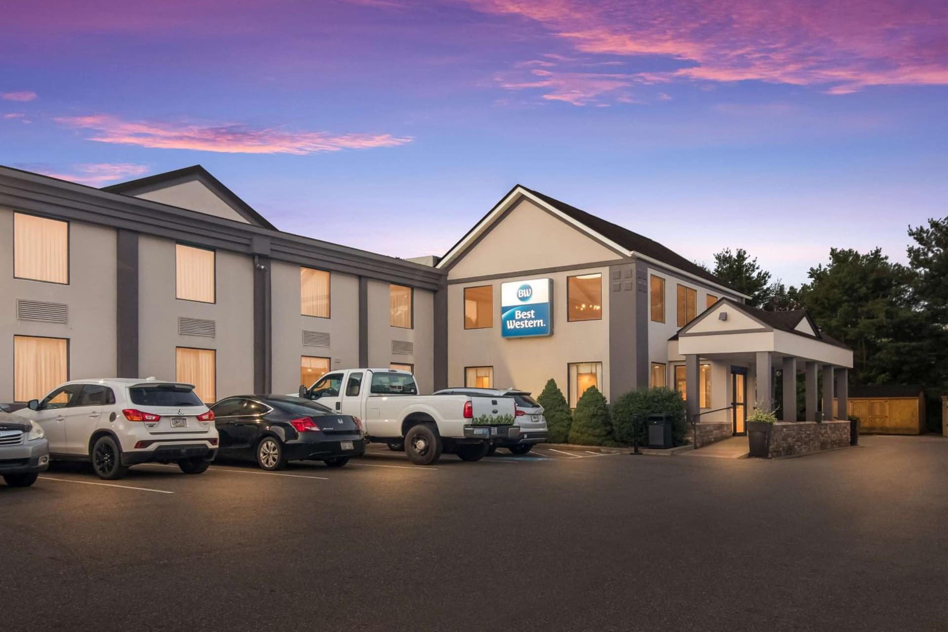 Best Western Dutch Valley Inn featured exterior or lobby in New Philadelphia, OH — similar hotel