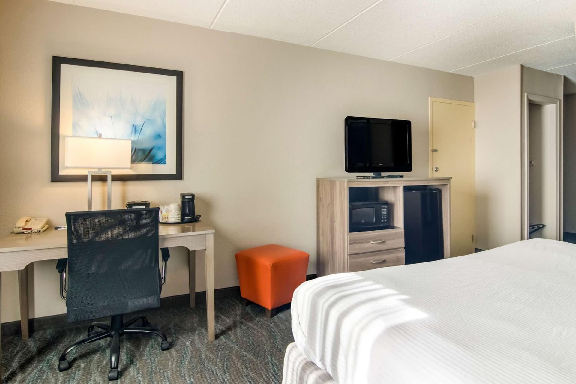 Best Western Dutch Valley Inn gallery photo in New Philadelphia, OH — image 24
