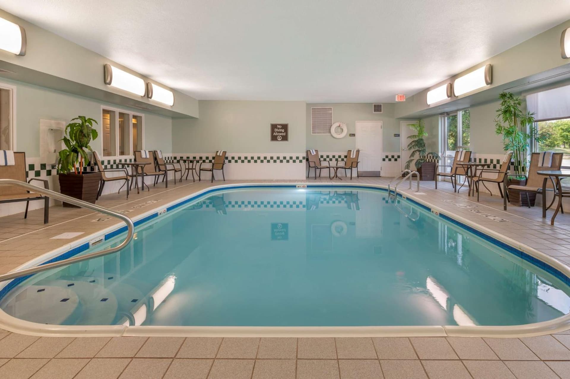 Best Western Hilliard Inn & Suites interior in Hilliard, OH — gallery photo 2