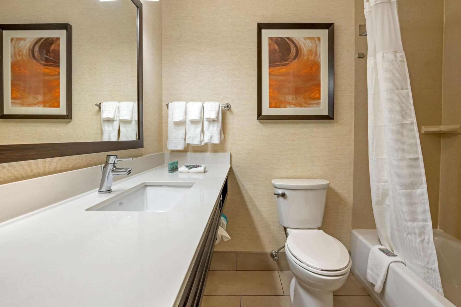 Best Western Hilliard Inn & Suites gallery photo in Hilliard, OH — image 27
