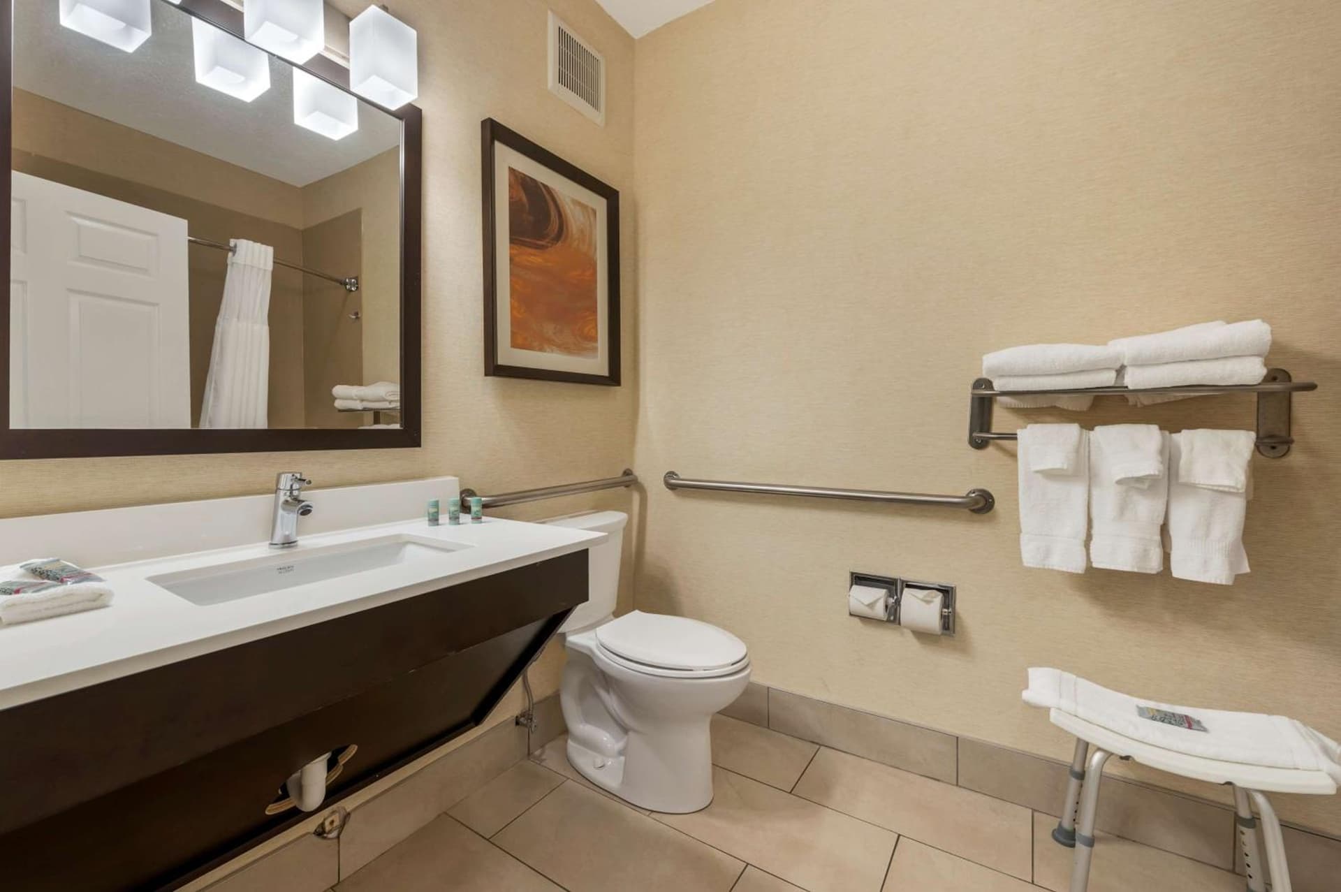 Best Western Hilliard Inn & Suites gallery photo in Hilliard, OH — image 26