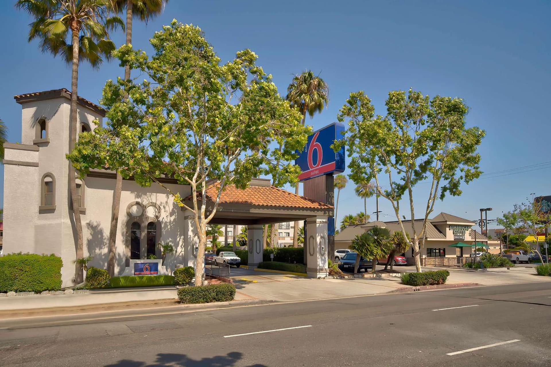 Studio 6 Suites Lawndale, CA South Bay property views in Lawndale, CA — gallery photo 3