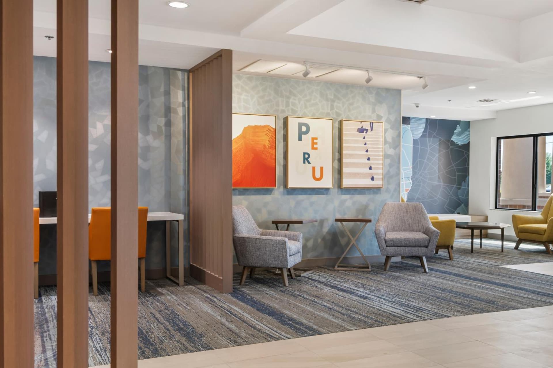 Holiday Inn Express Peru-Lasalle Area by IHG property views in Peru, IL — gallery photo 3