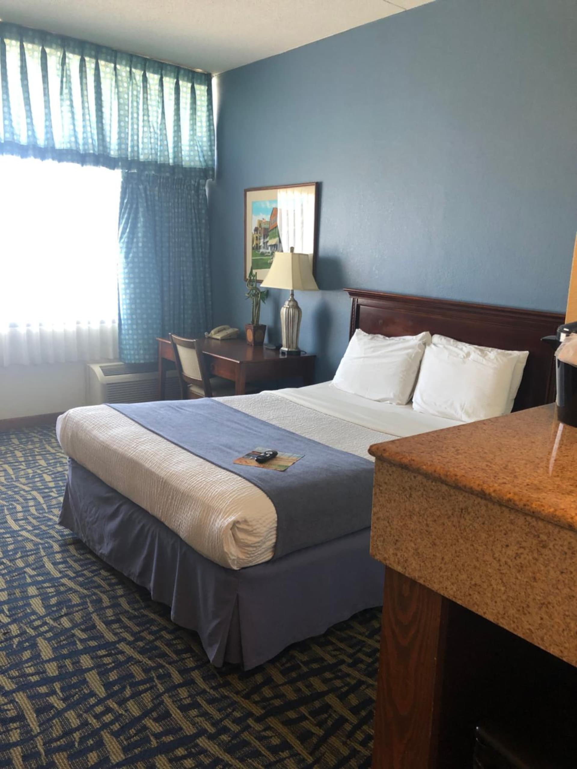 Capes Hotel interior in Virginia Beach, VA — gallery photo 2