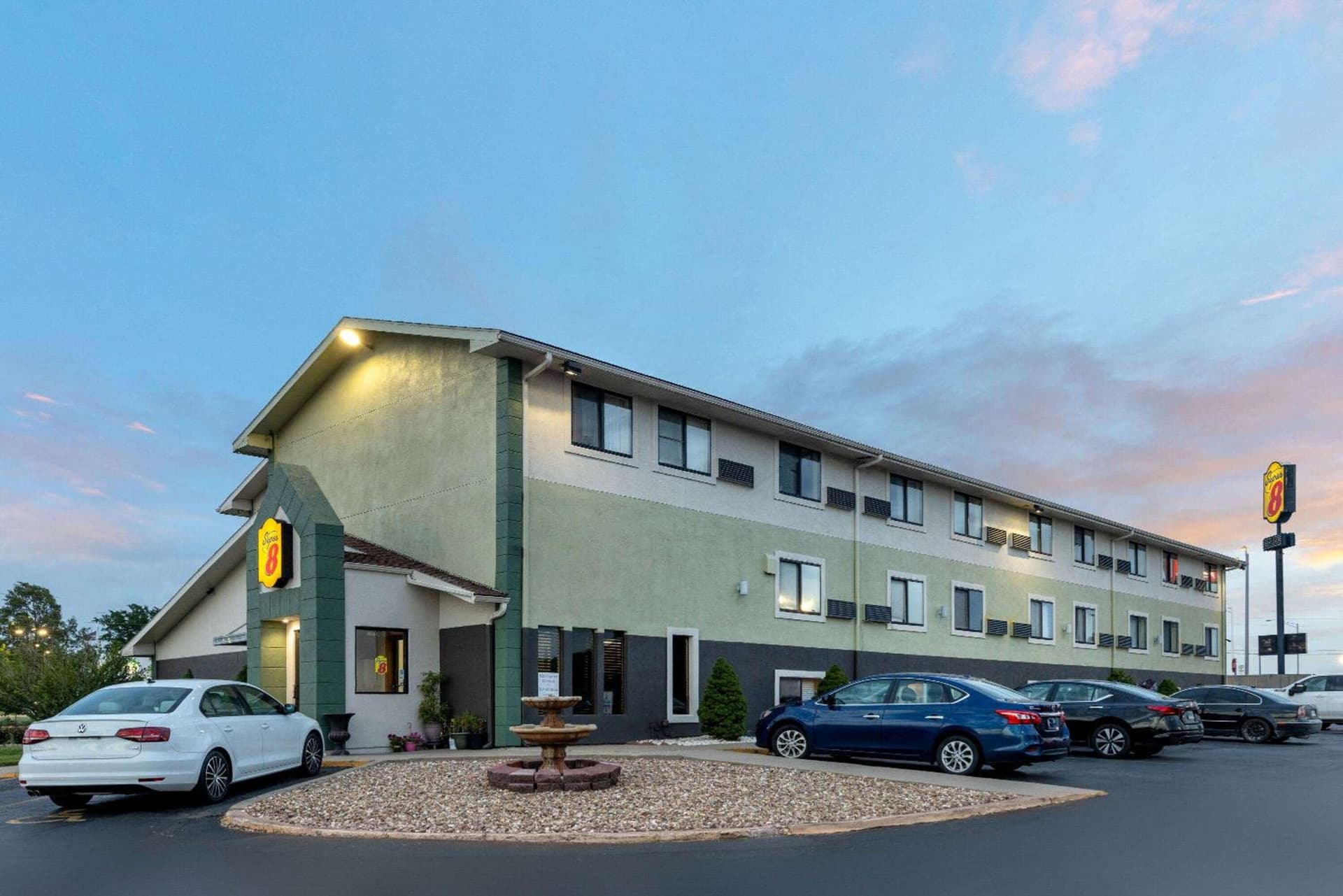 Super 8 by Wyndham Kansas City at Barry Road/Airport featured exterior or lobby in Kansas City, KS — similar hotel