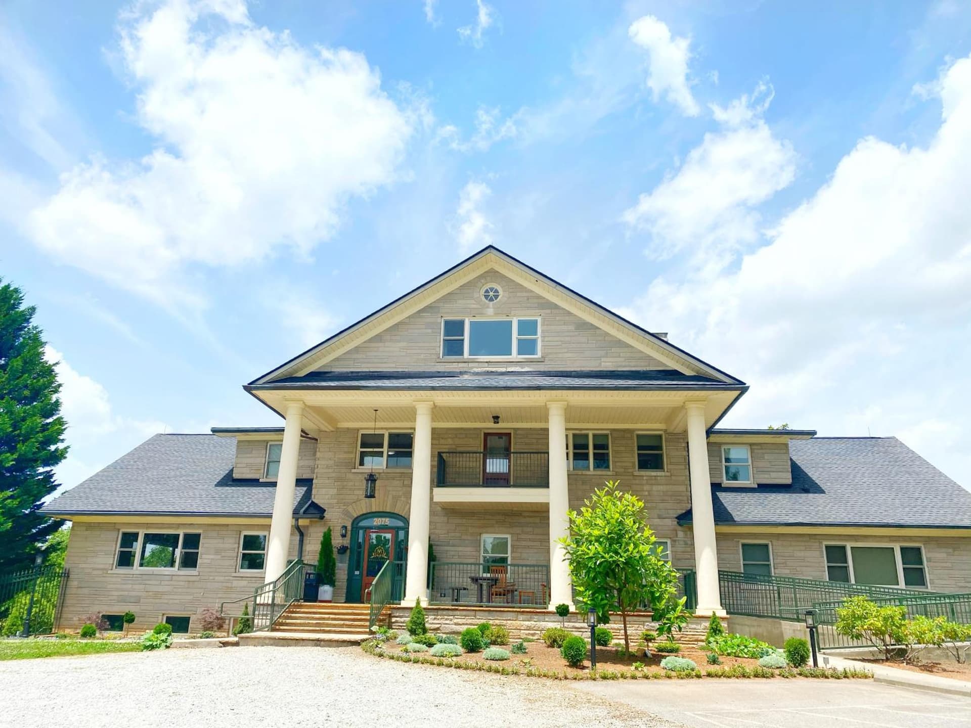 SKYLARANNA Resort & SPA property views in Hendersonville, NC — gallery photo 3