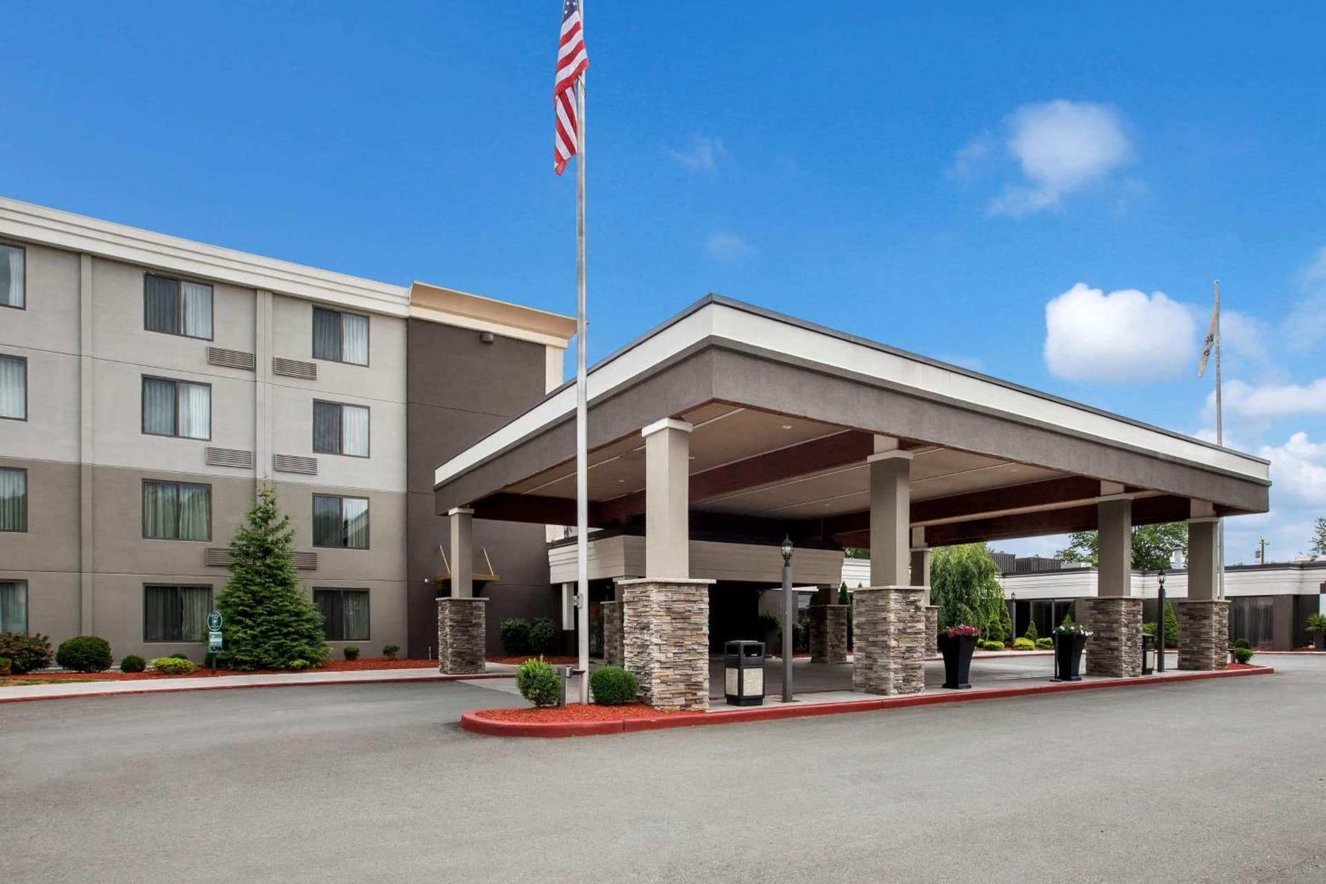 Best Western Hunt's Landing Hotel Matamoras Milford gallery photo in Matamoras, PA — image 35