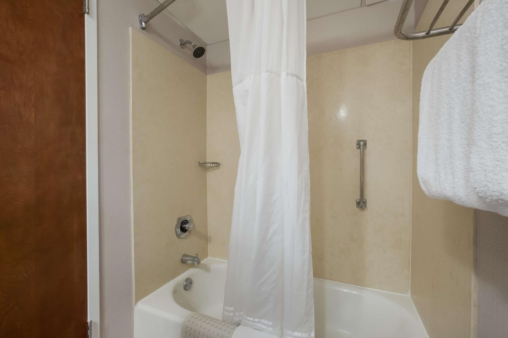 Best Western Hunt's Landing Hotel Matamoras Milford gallery photo in Matamoras, PA — image 8