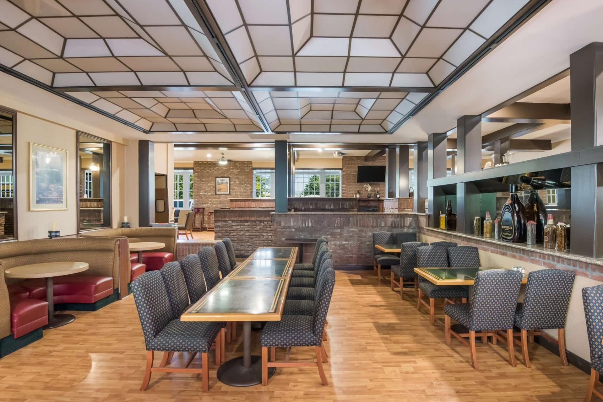 SureStay Plus Hotel by Best Western Reno Airport gallery photo in Reno, NV — image 27