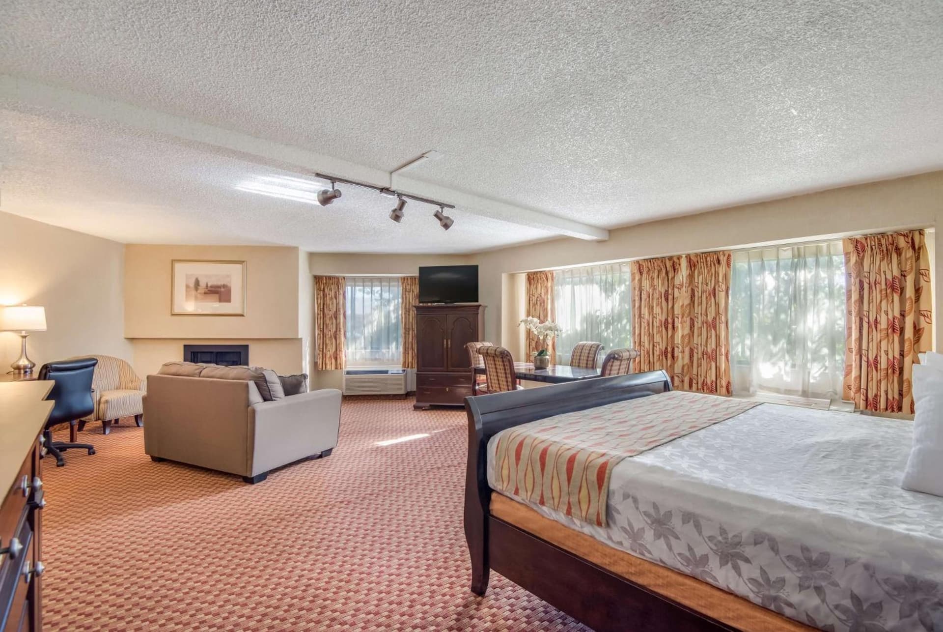 SureStay Plus Hotel by Best Western Reno Airport gallery photo in Reno, NV — image 81