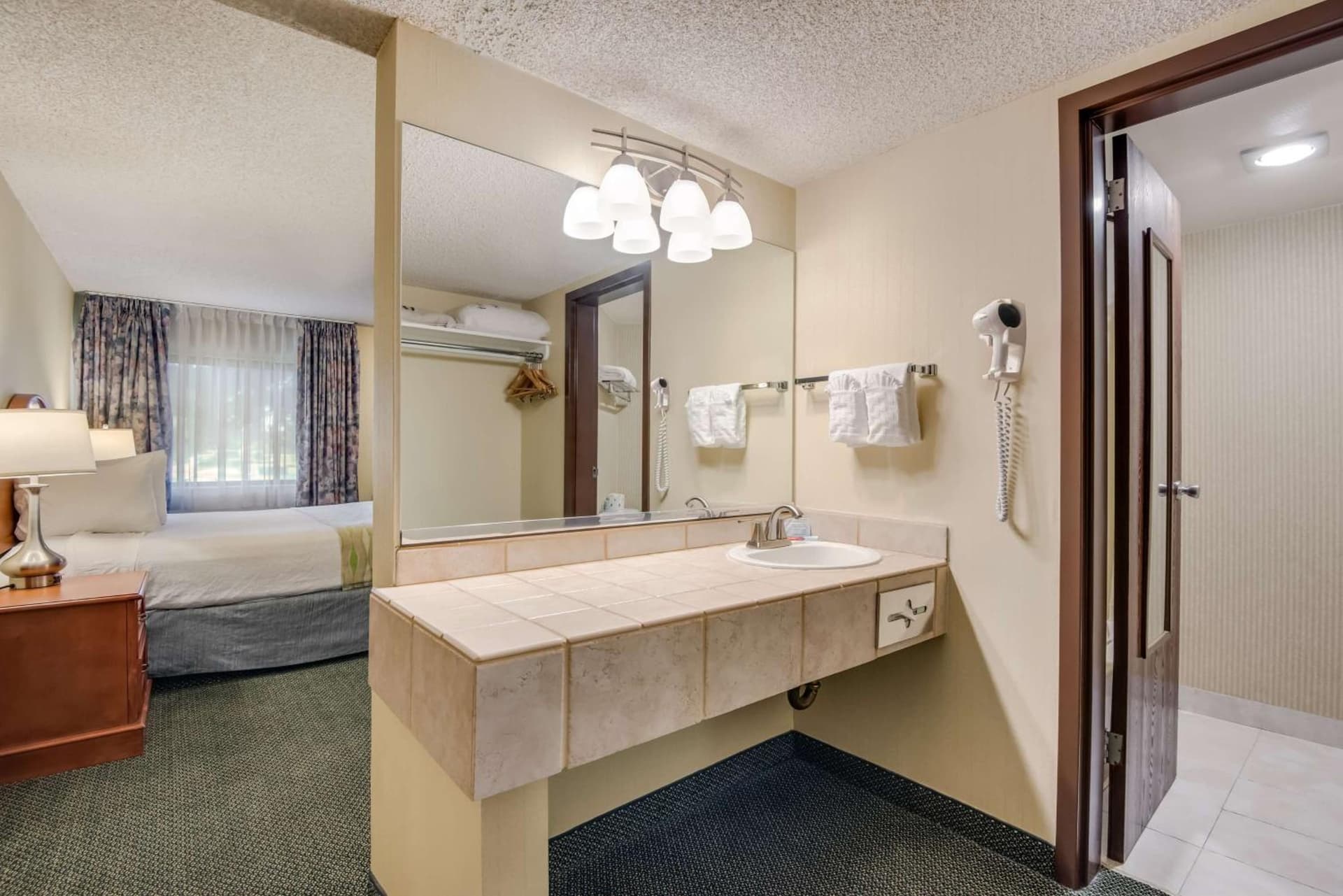 SureStay Plus Hotel by Best Western Reno Airport gallery photo in Reno, NV — image 67