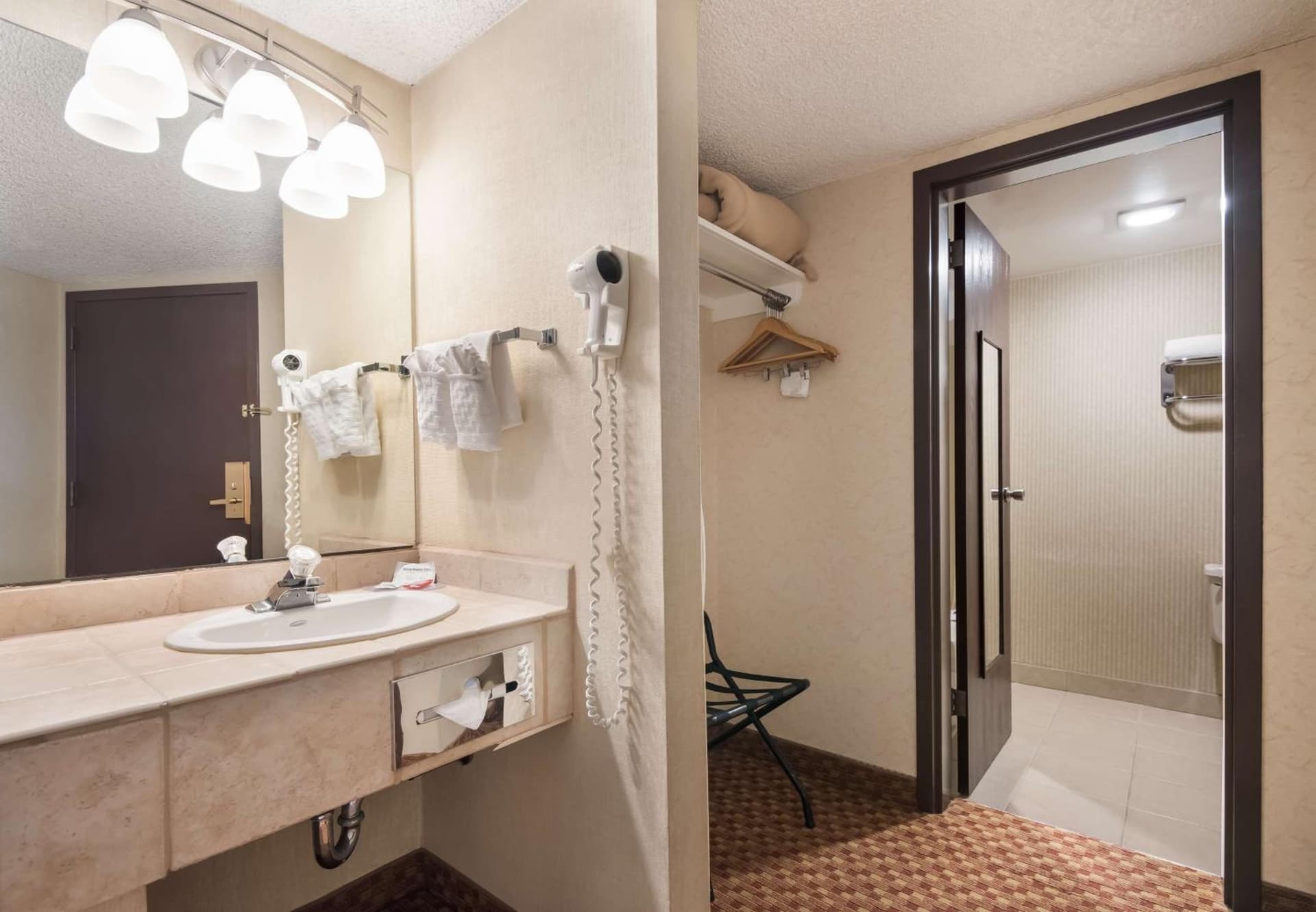 SureStay Plus Hotel by Best Western Reno Airport gallery photo in Reno, NV — image 64