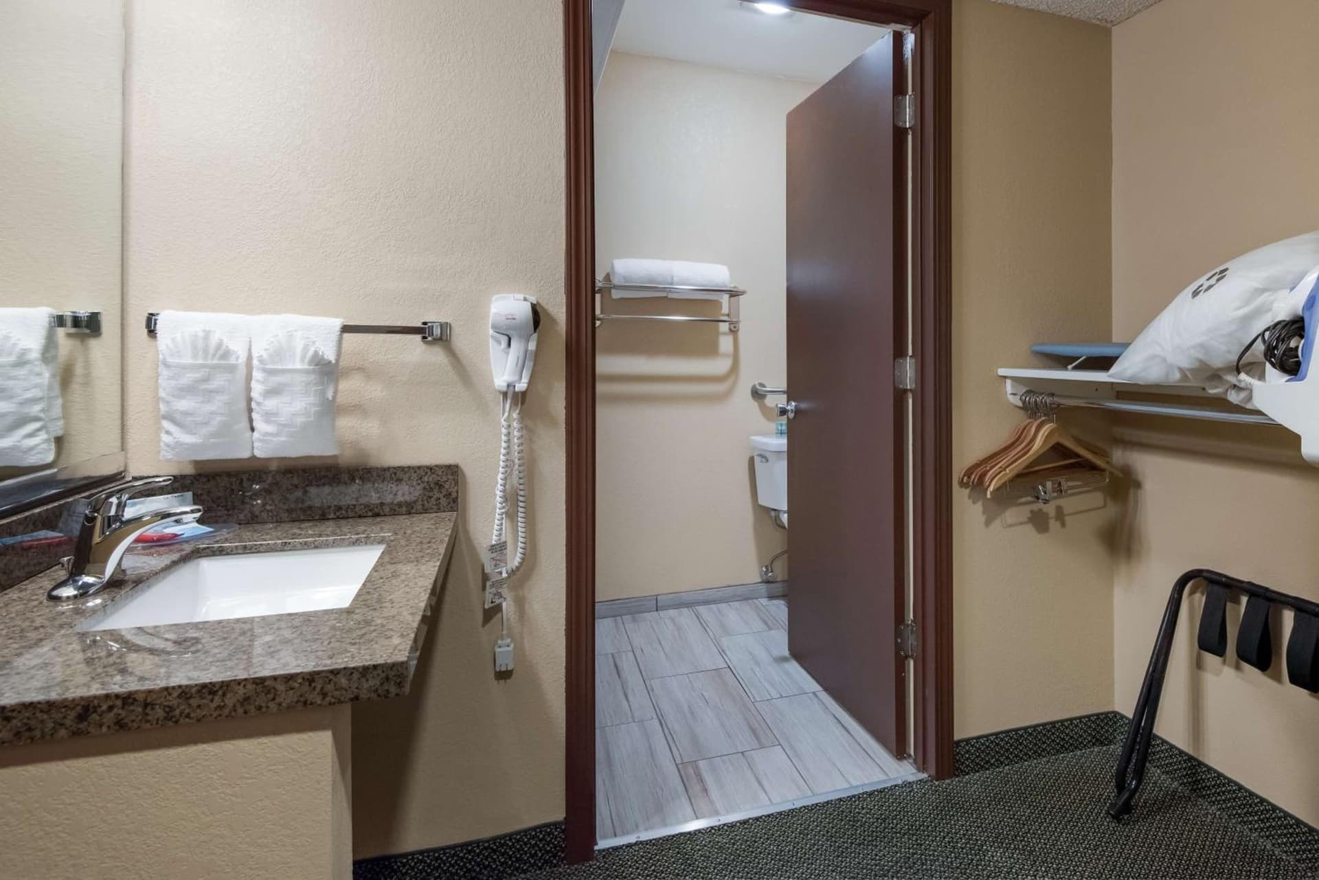 SureStay Plus Hotel by Best Western Reno Airport gallery photo in Reno, NV — image 43