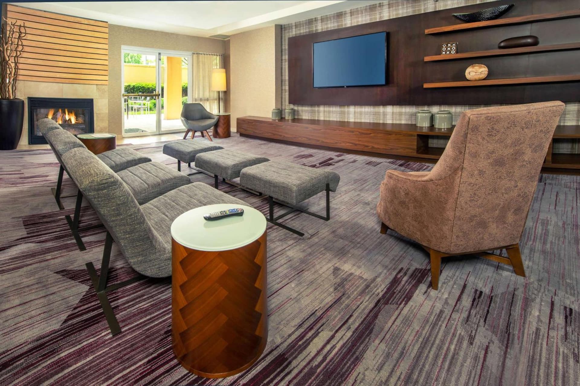 Comfort Inn & Suites Bethlehem Lehigh Valley Airport property views in Allentown, PA — gallery photo 3