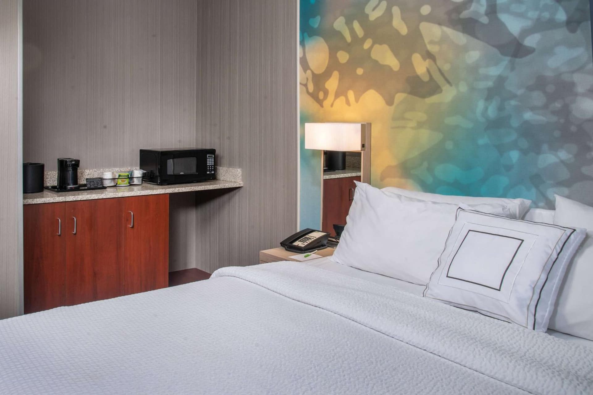 Comfort Inn & Suites Bethlehem Lehigh Valley Airport gallery photo in Allentown, PA — image 4