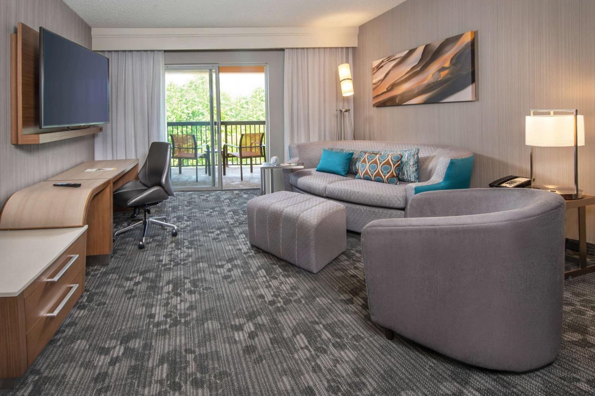 Comfort Inn & Suites Bethlehem Lehigh Valley Airport gallery photo in Allentown, PA — image 24