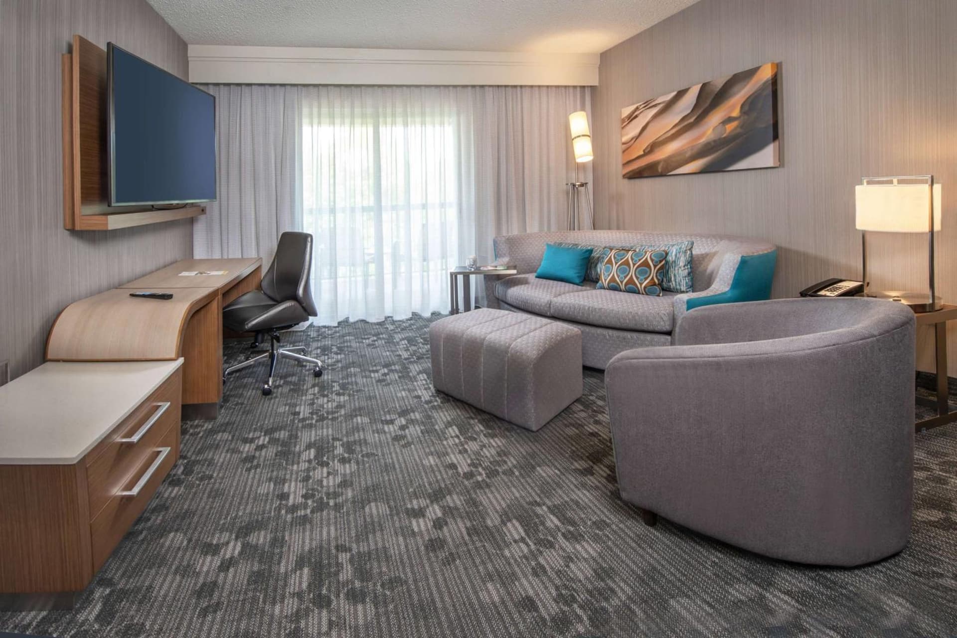 Comfort Inn & Suites Bethlehem Lehigh Valley Airport gallery photo in Allentown, PA — image 23
