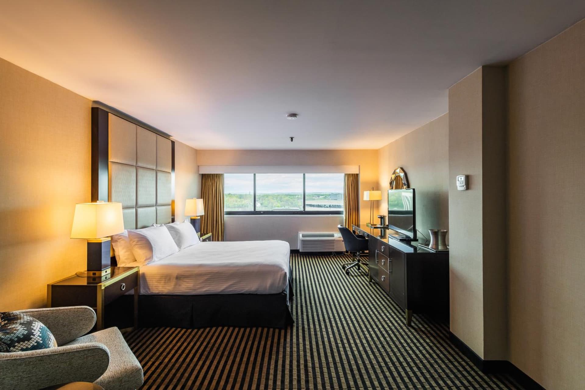 APA Hotel Woodbridge gallery photo in Iselin, NJ — image 16
