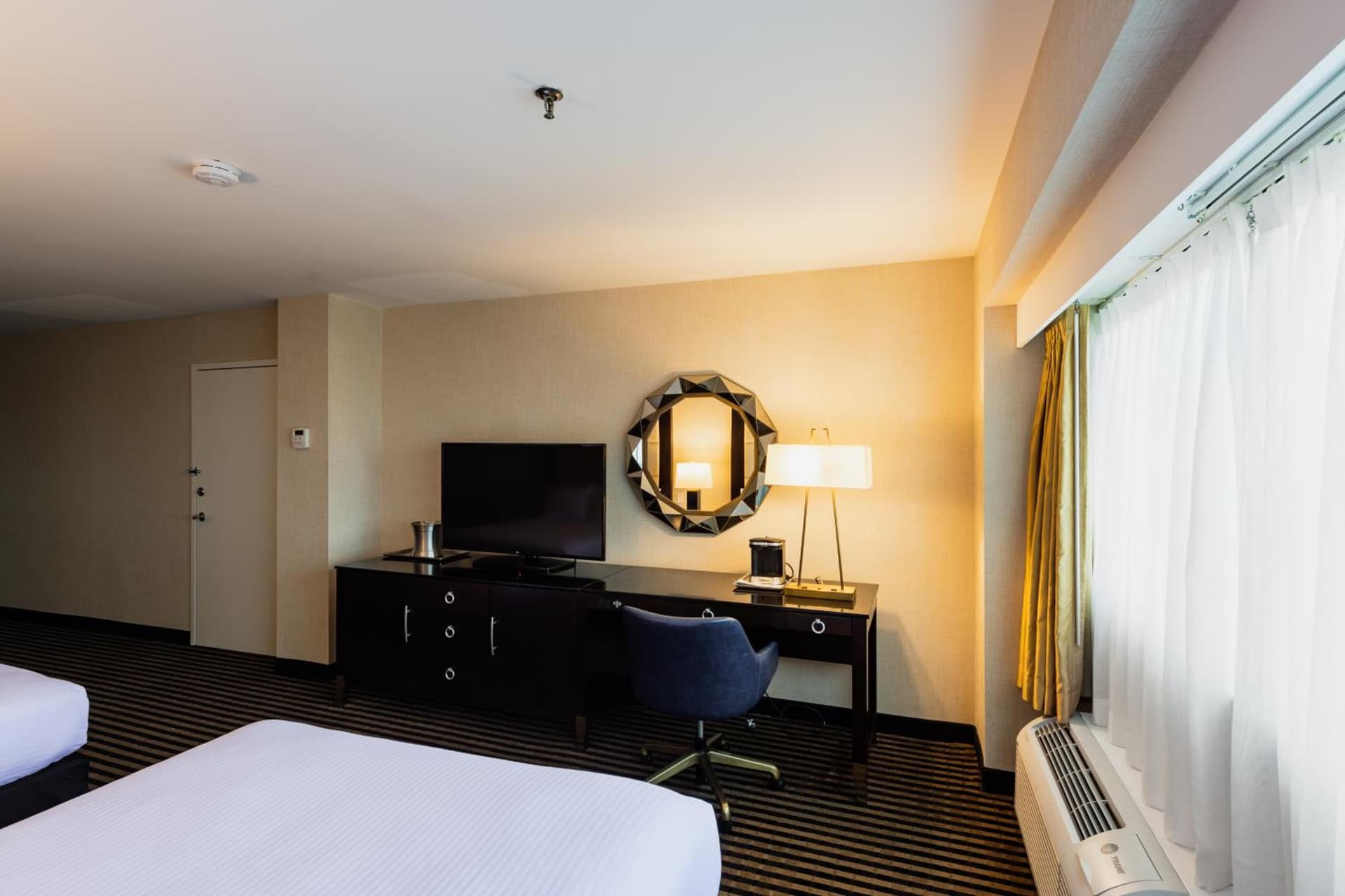 APA Hotel Woodbridge gallery photo in Iselin, NJ — image 29