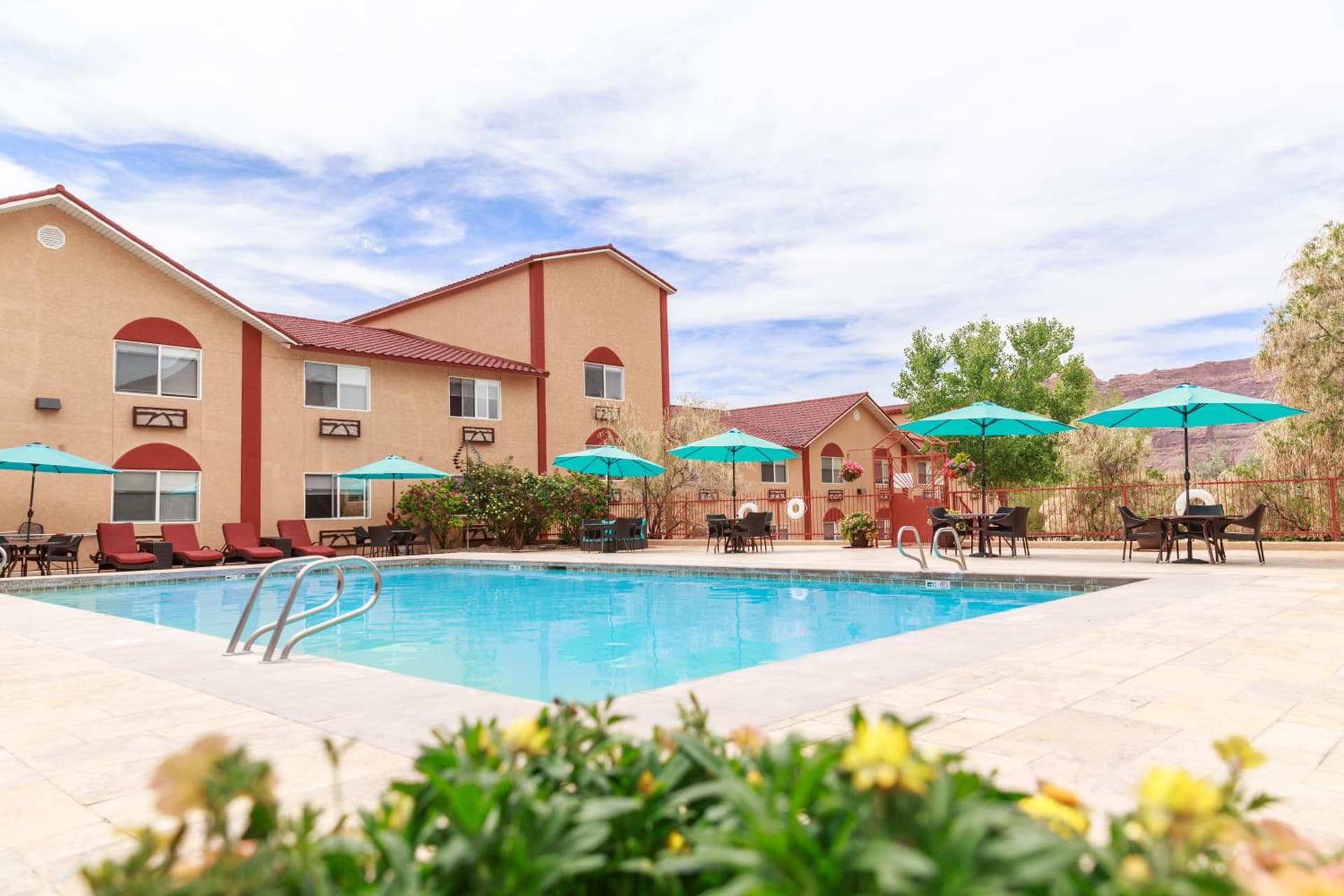 Aarchway Inn interior in Moab, UT — gallery photo 2