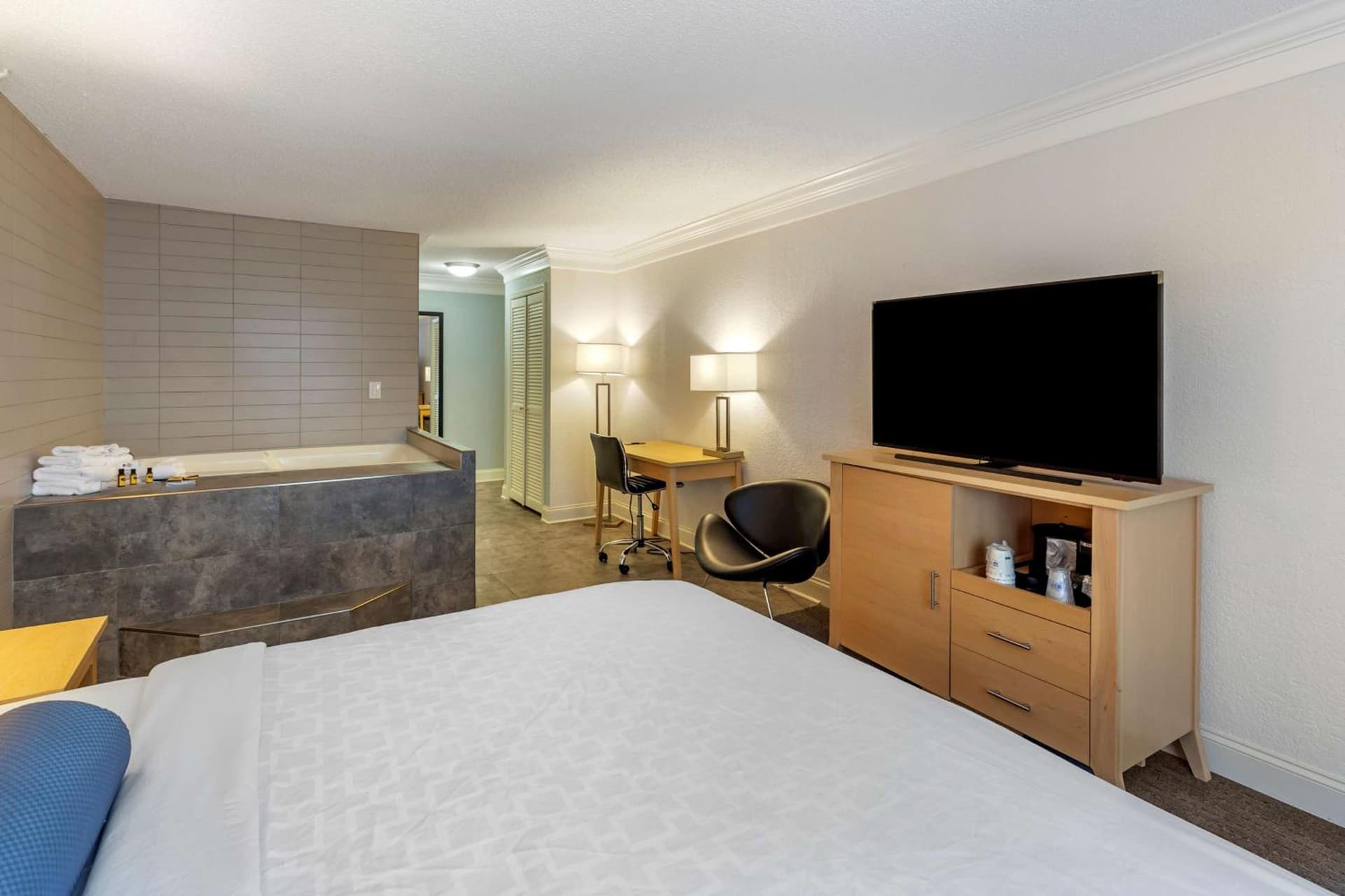 Best Western Plus University Inn gallery photo in Winston-Salem, NC — image 4
