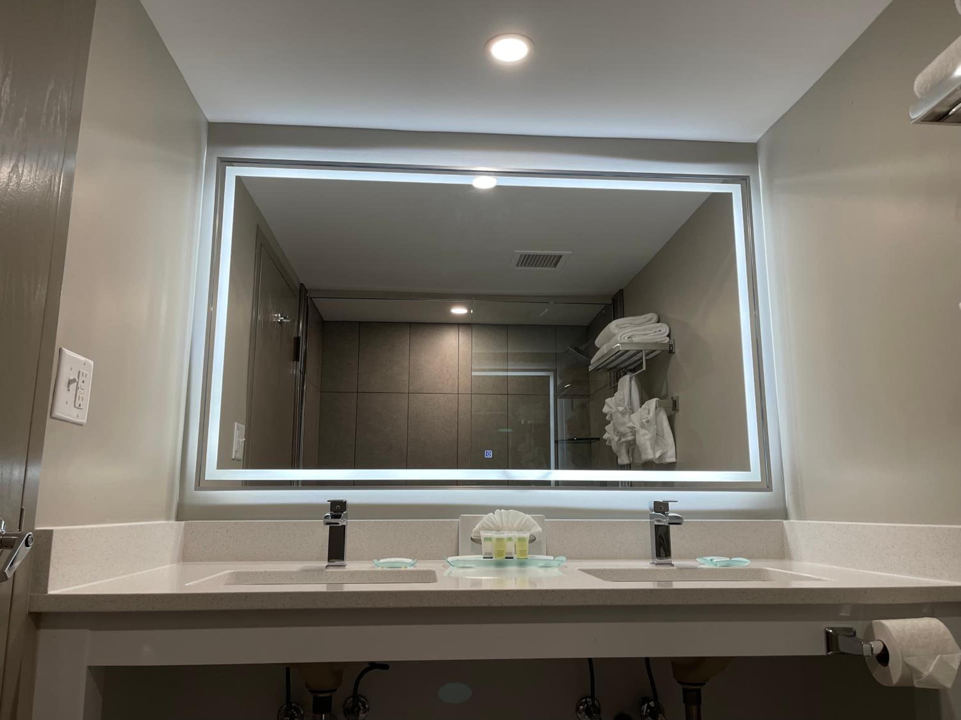 Chateau Hotel and Conference Center gallery photo in Bloomington, IL — image 64