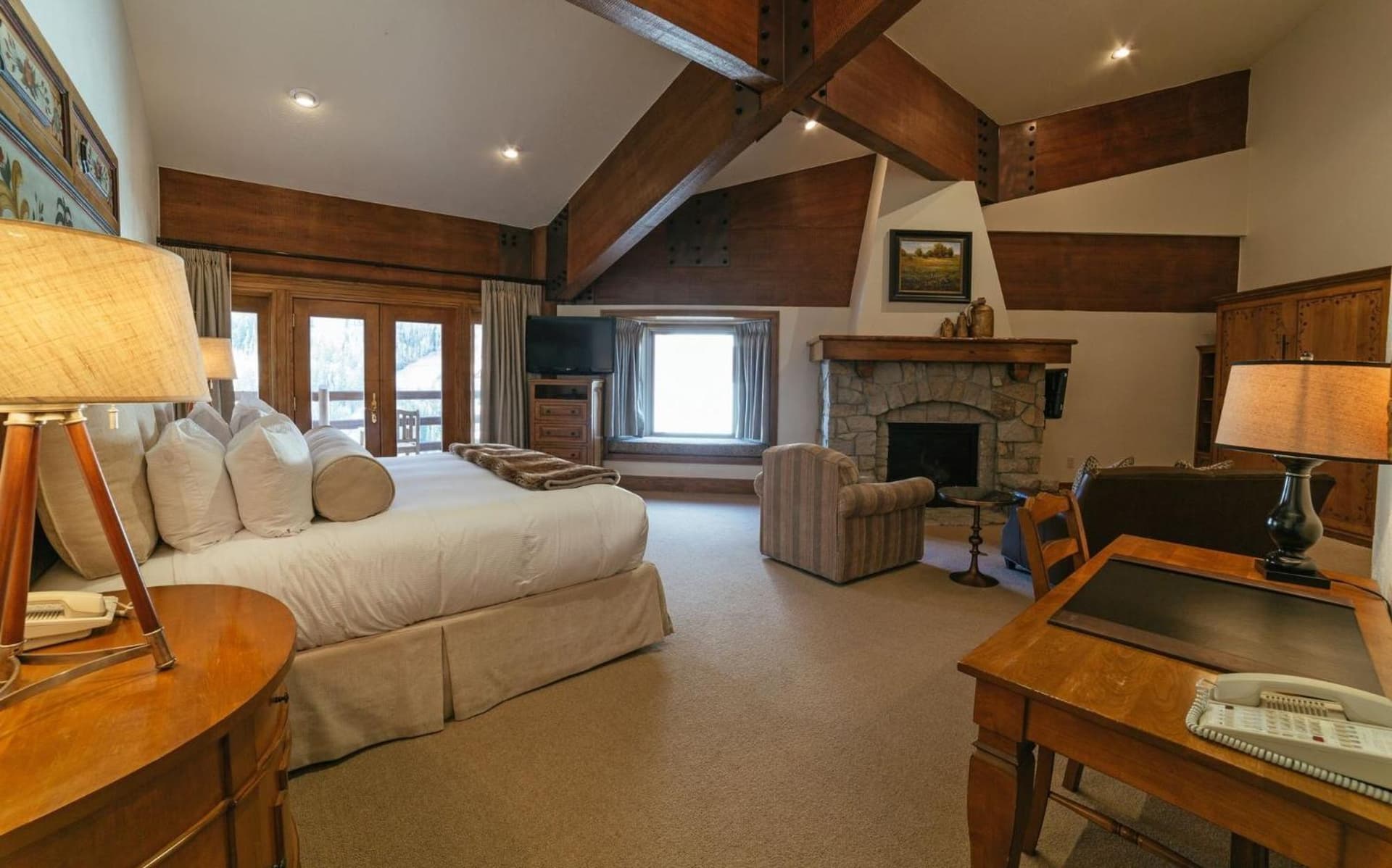 Luxury King Room Hotel Room interior in Park City, UT — gallery photo 2