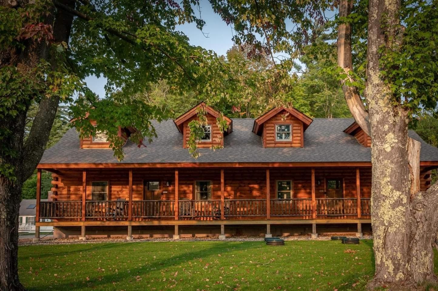 New England Inn & Lodge property views in North Conway, NH — gallery photo 3