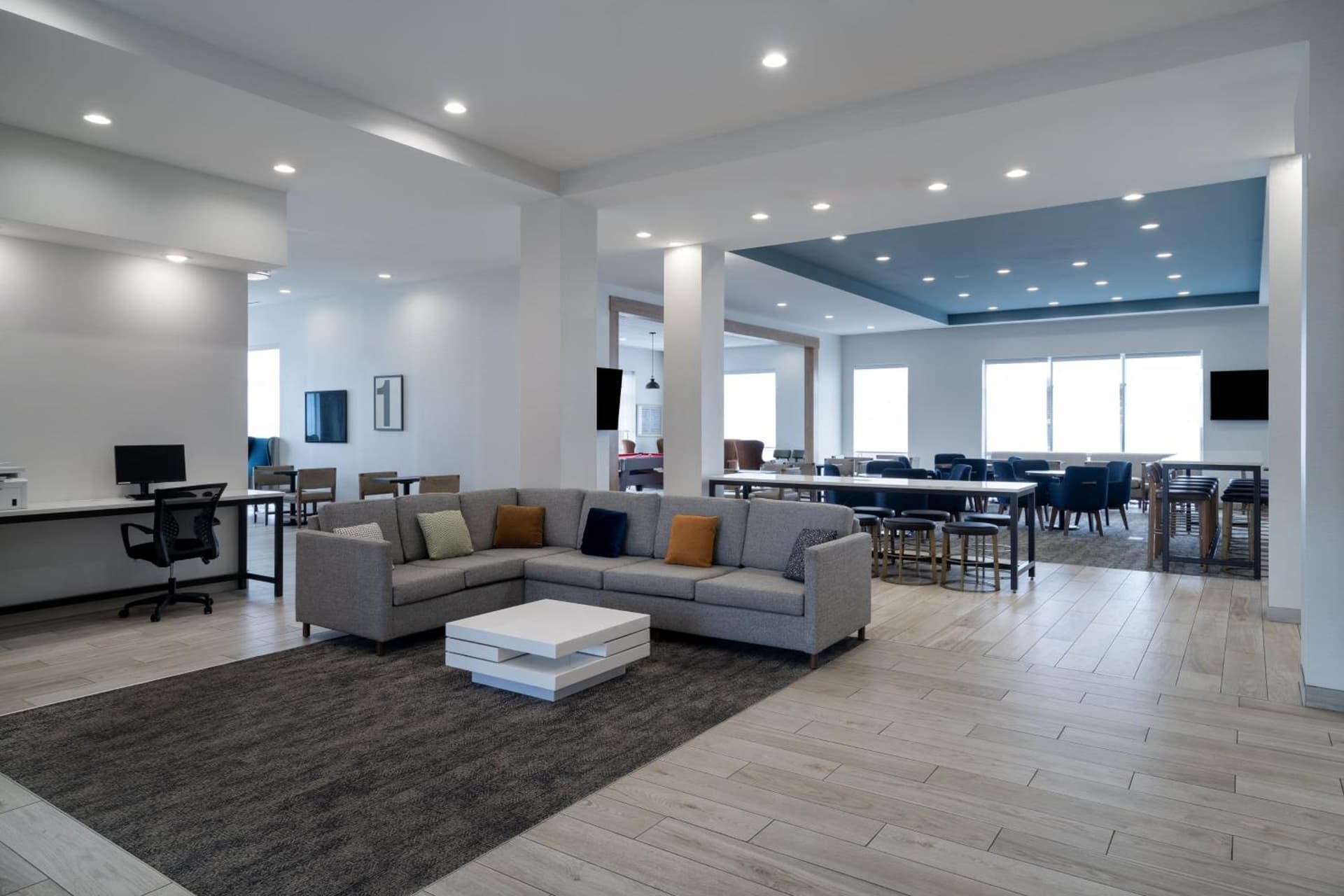 Staybridge Suites - Louisville - Expo Center by IHG interior in Louisville, KY — gallery photo 2