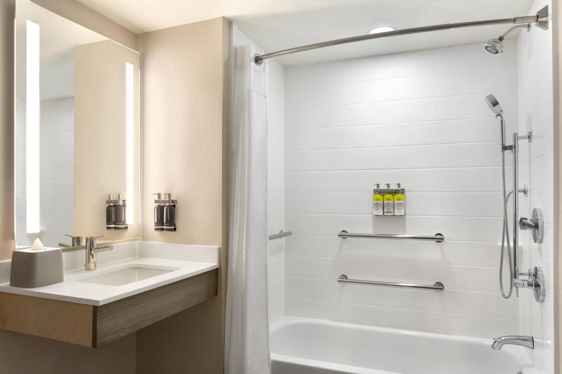 Holiday Inn Express Hotel & Suites Fort Pierce West by IHG gallery photo in Fort Pierce, FL — image 30