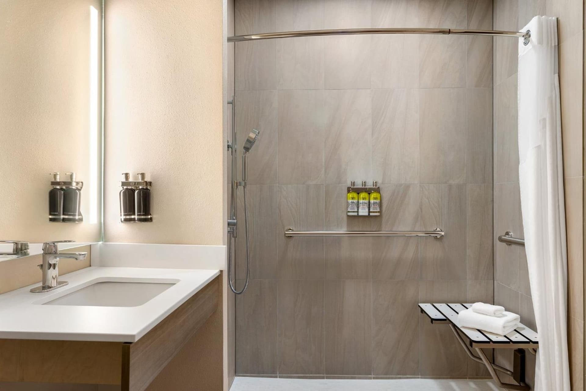 Holiday Inn Express Hotel & Suites Fort Pierce West by IHG gallery photo in Fort Pierce, FL — image 13
