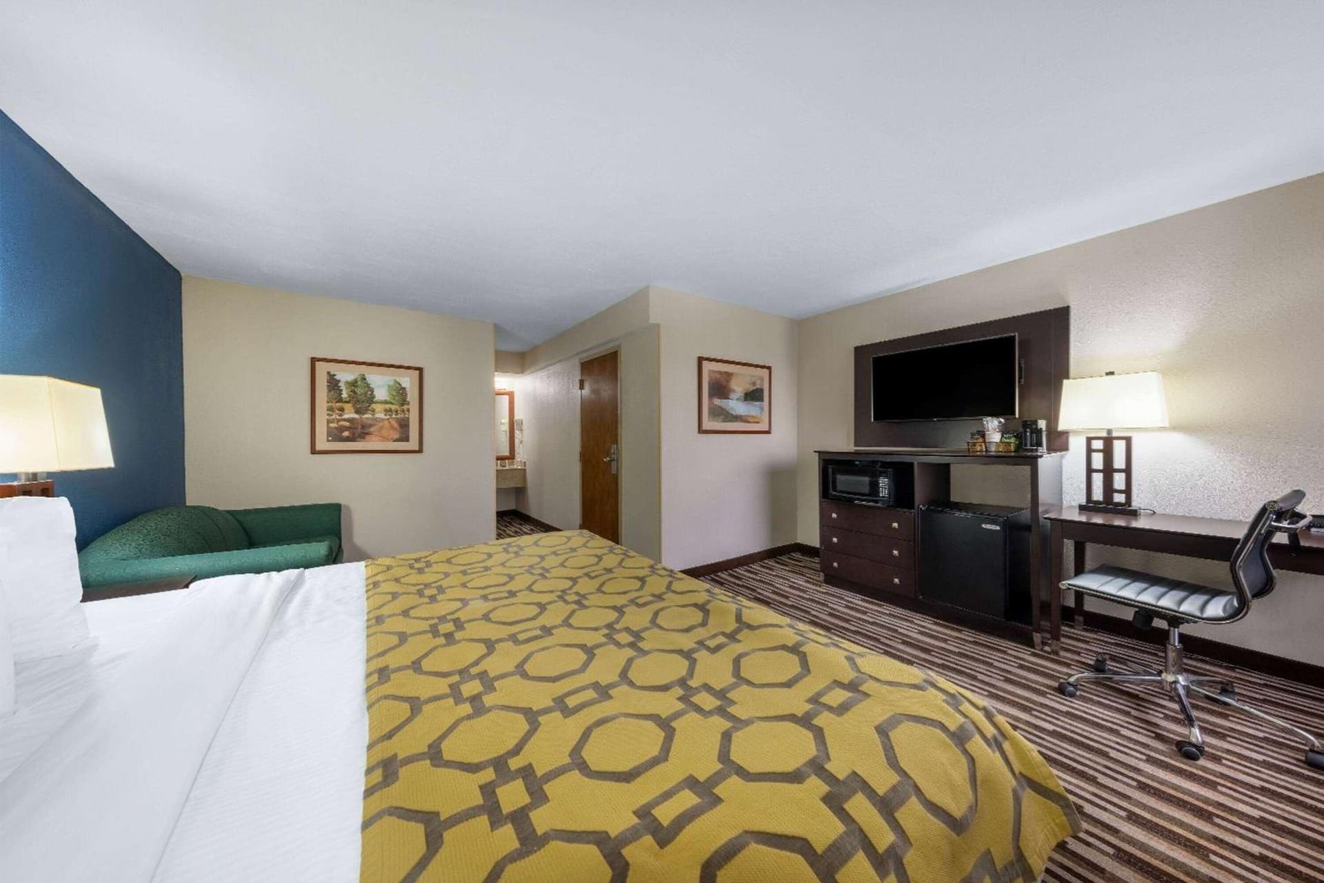 Baymont by Wyndham Springfield South Hwy 65 gallery photo in Springfield, MO — image 18