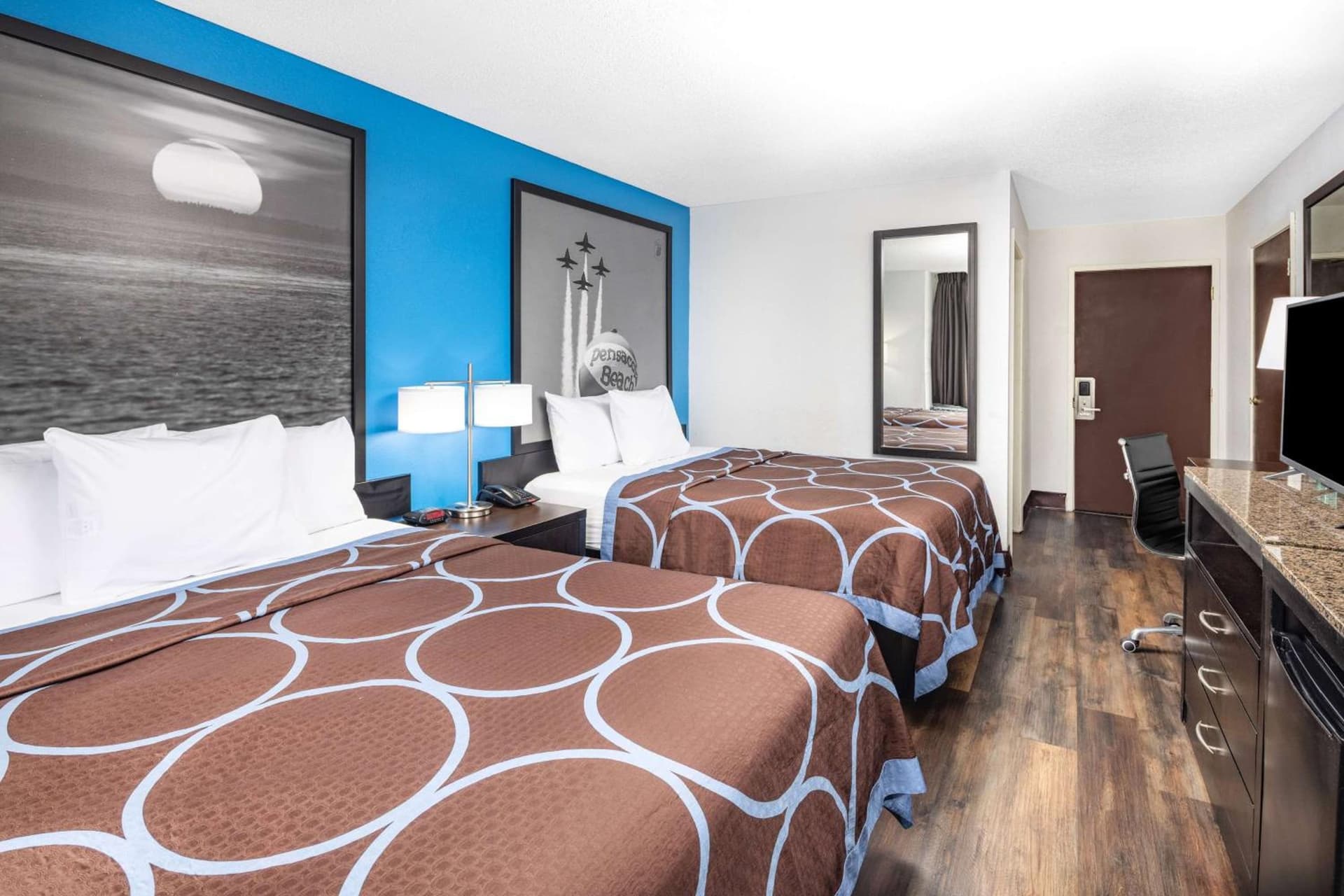 Super 8 by Wyndham Pensacola gallery photo in Pensacola, FL — image 27