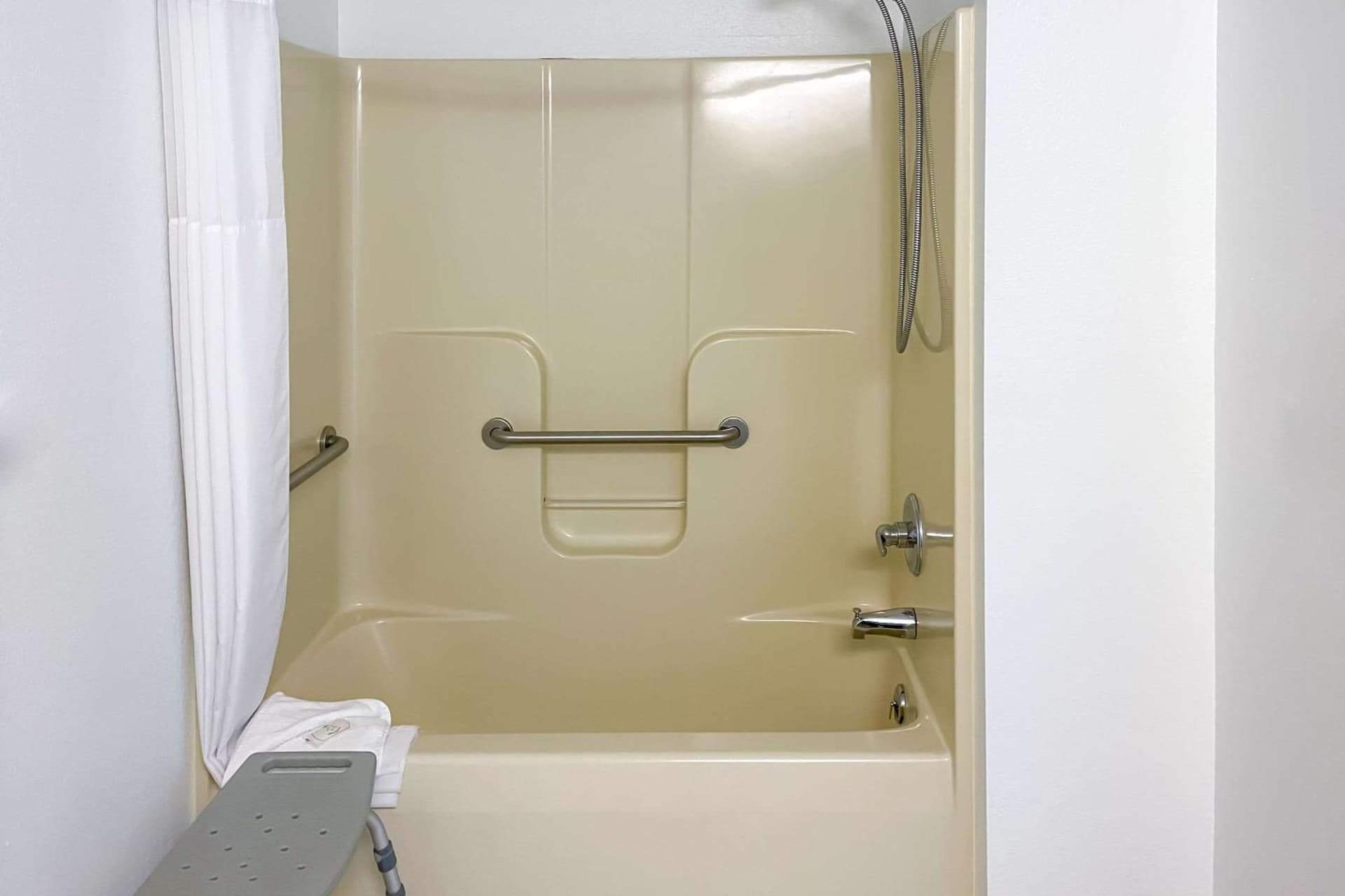 Quality Inn & Suites Georgetown - Seaford gallery photo in Georgetown, DE — image 12